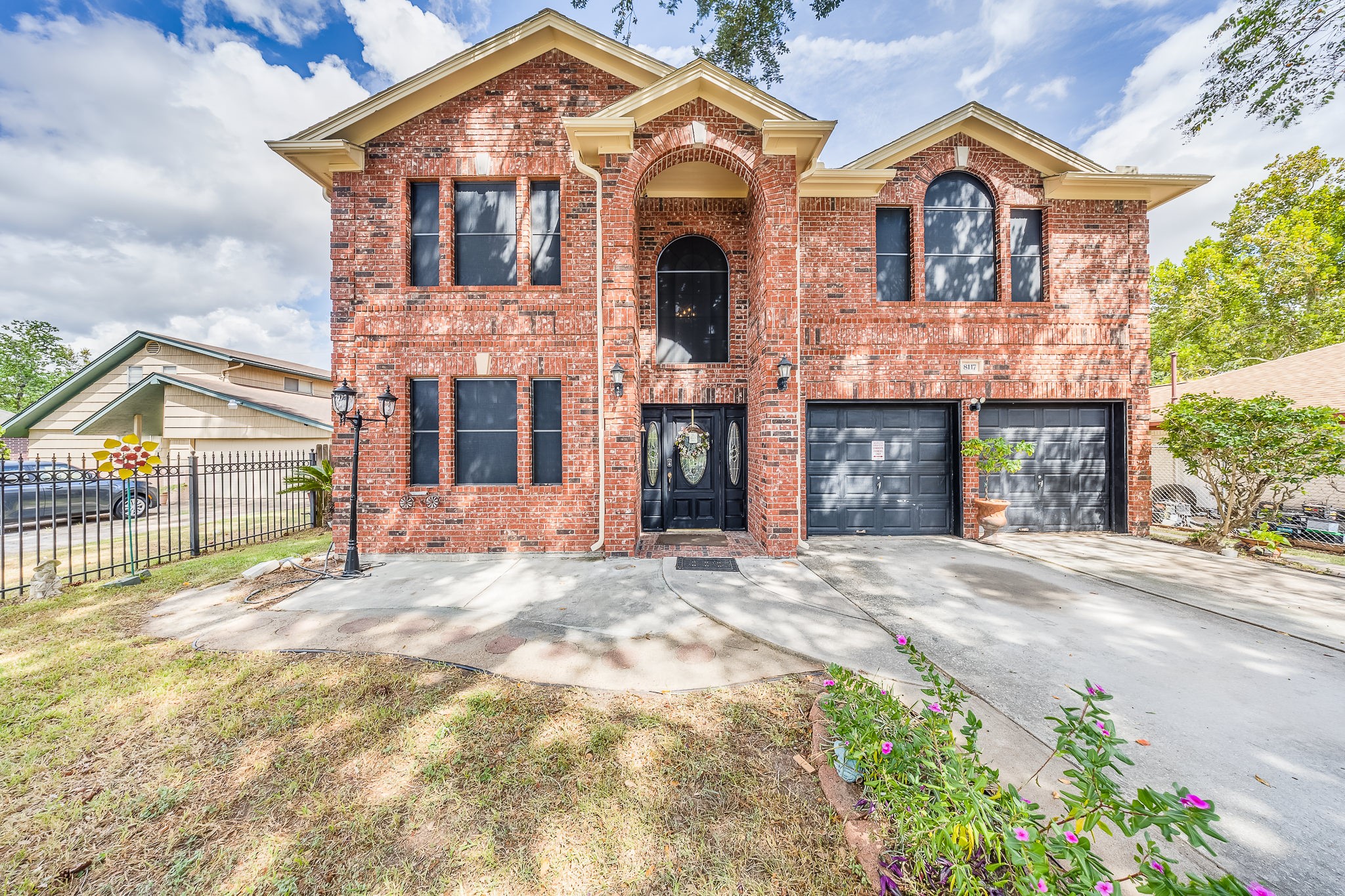 8117 Constellation Lane Property Photo 1