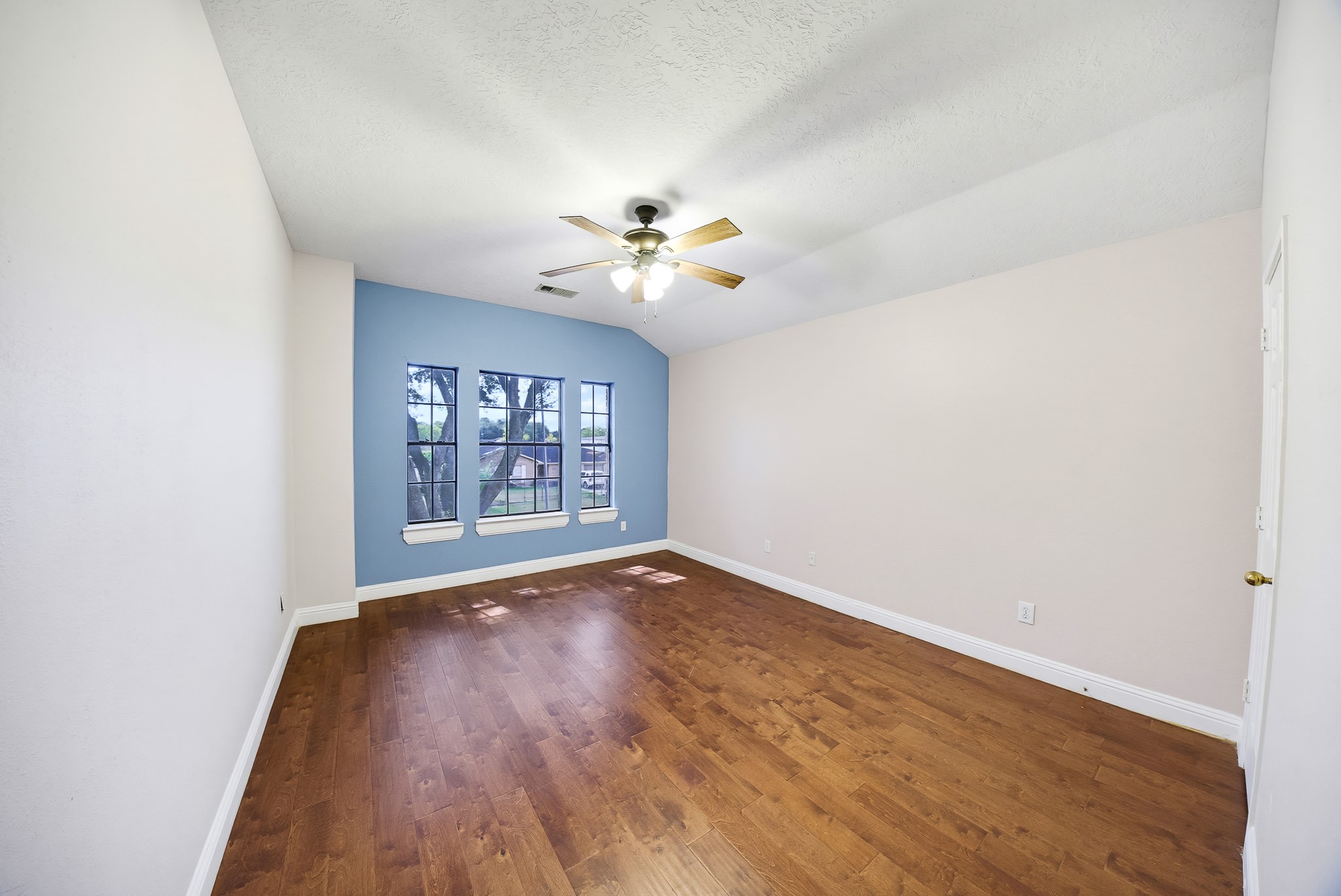 8117 Constellation Lane Property Photo 22