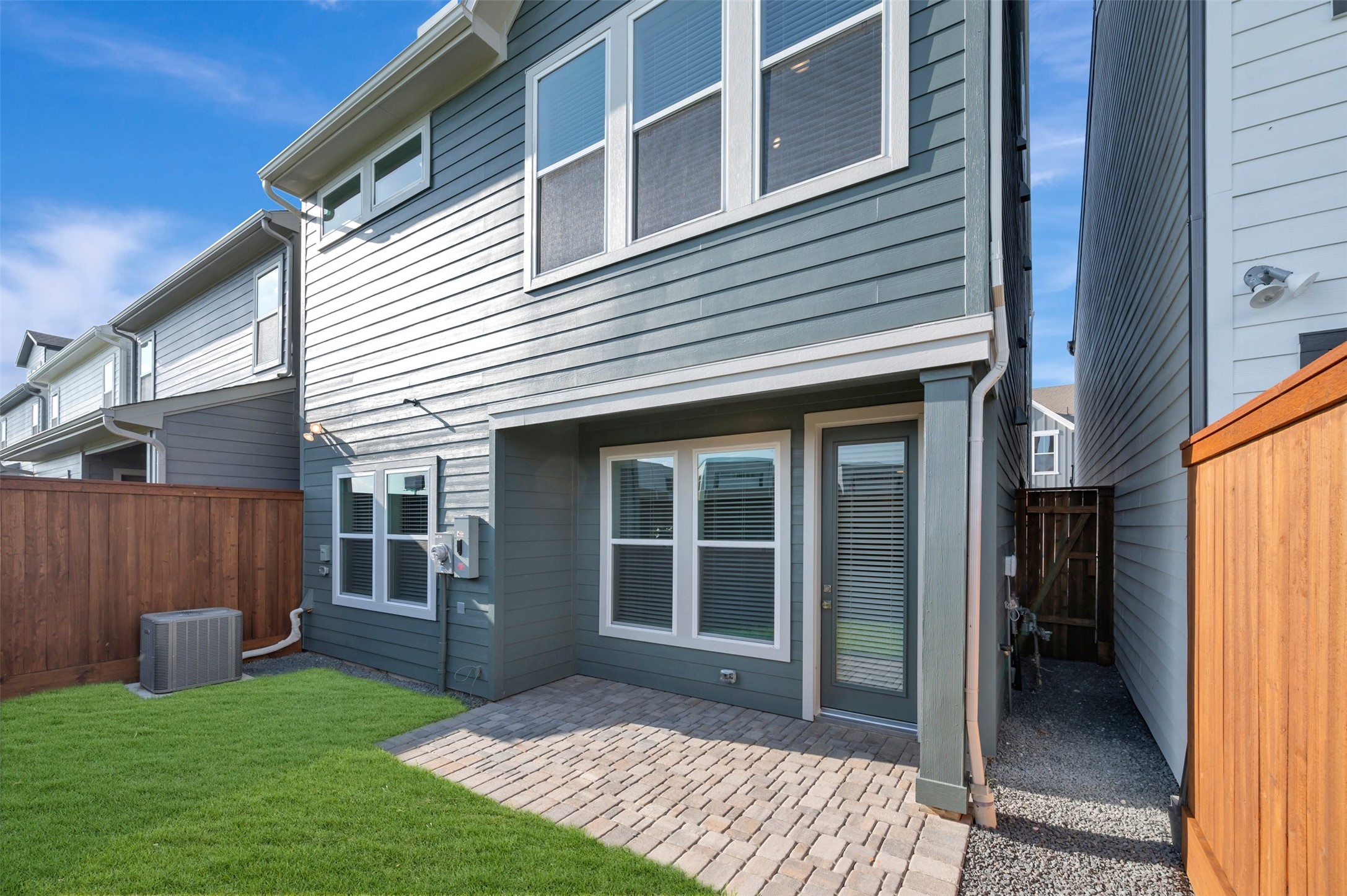 16019 Hayes Park Drive Property Photo 4