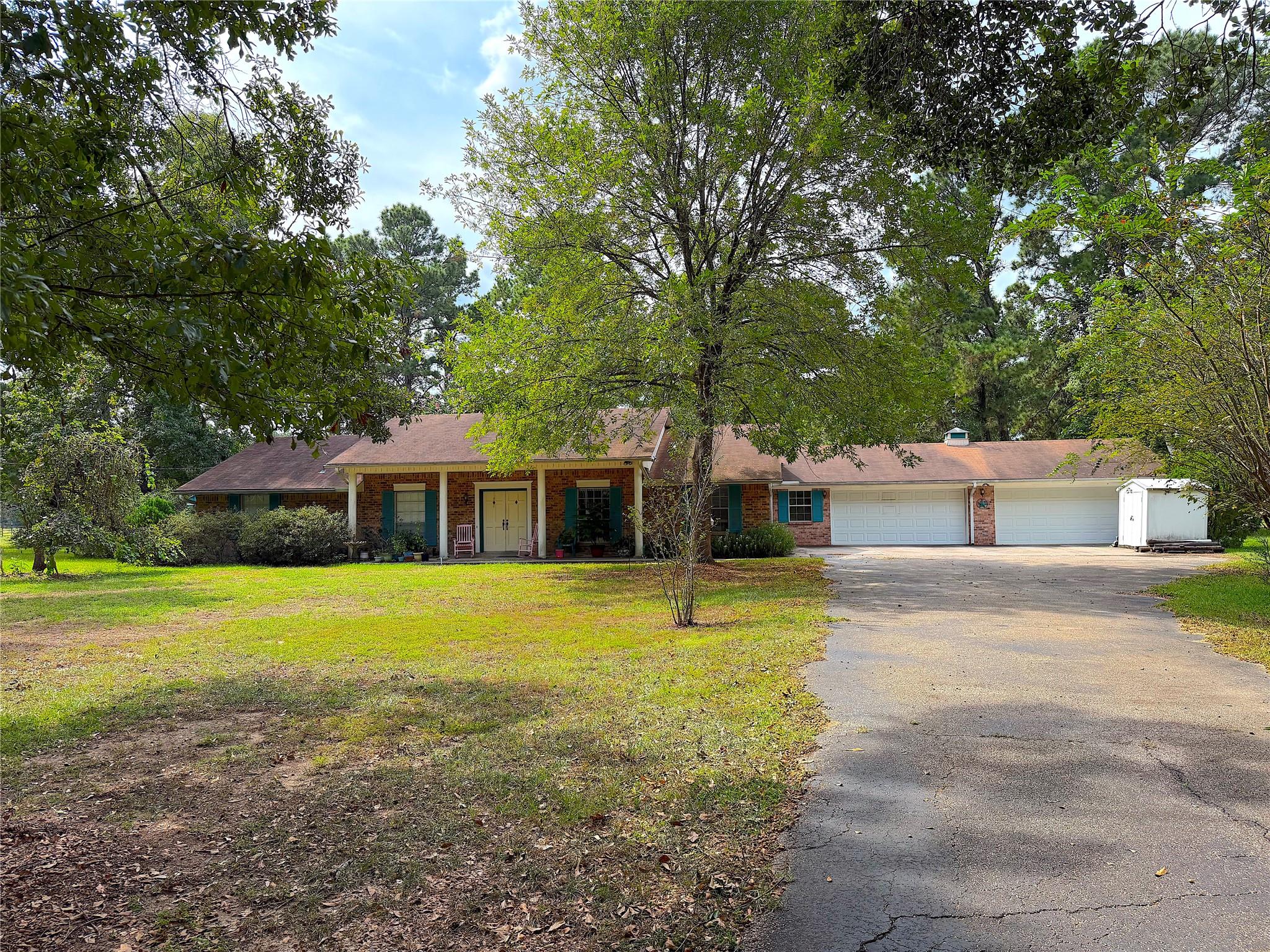 851 Oakridge Drive, Cleveland Tx 77328 Property Photo 1