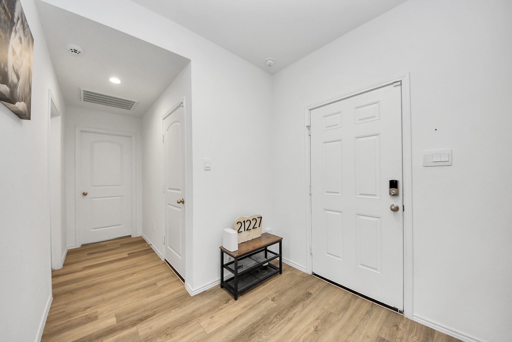 21227 Sunnyridge Way Property Photo 4