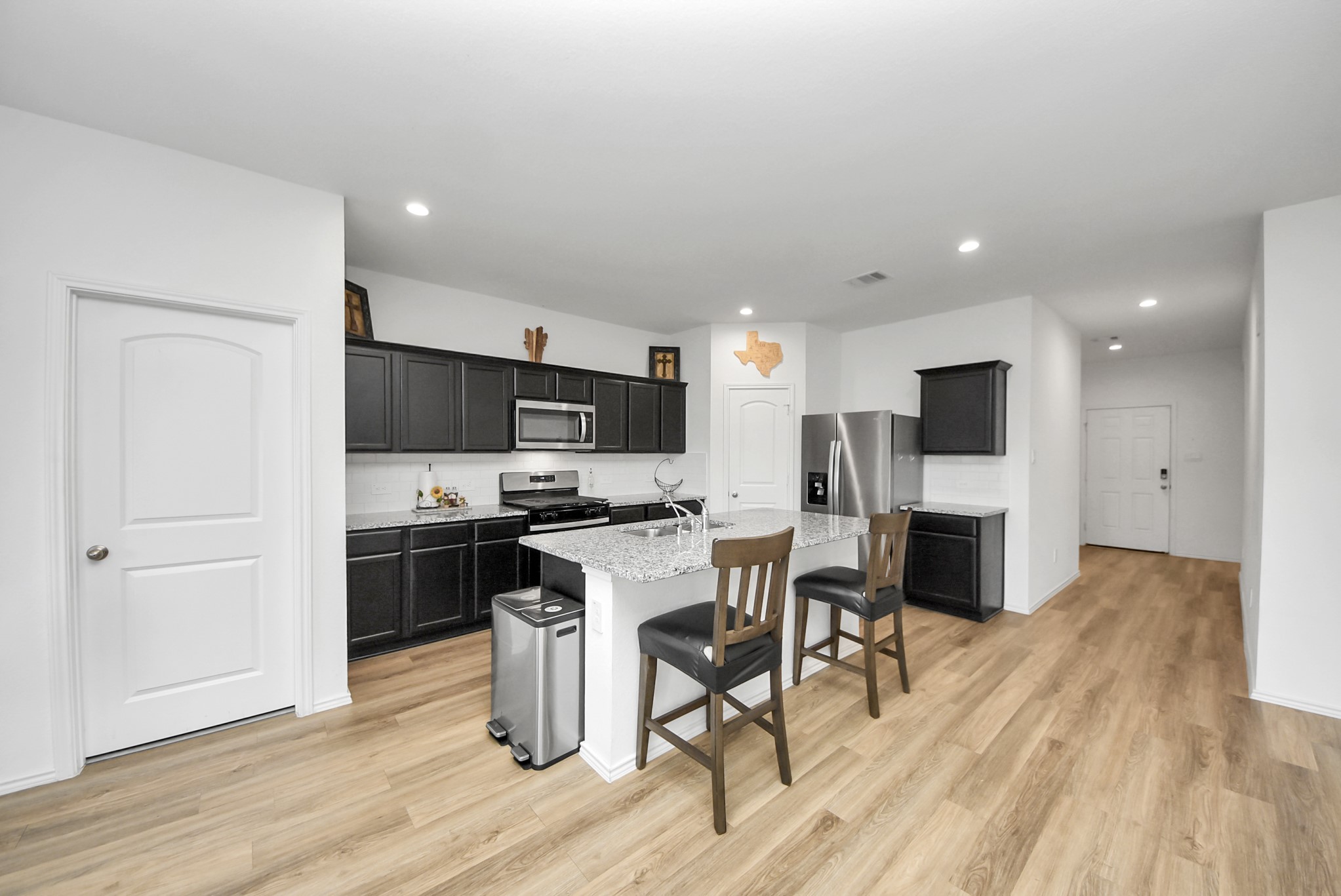 21227 Sunnyridge Way Property Photo 8