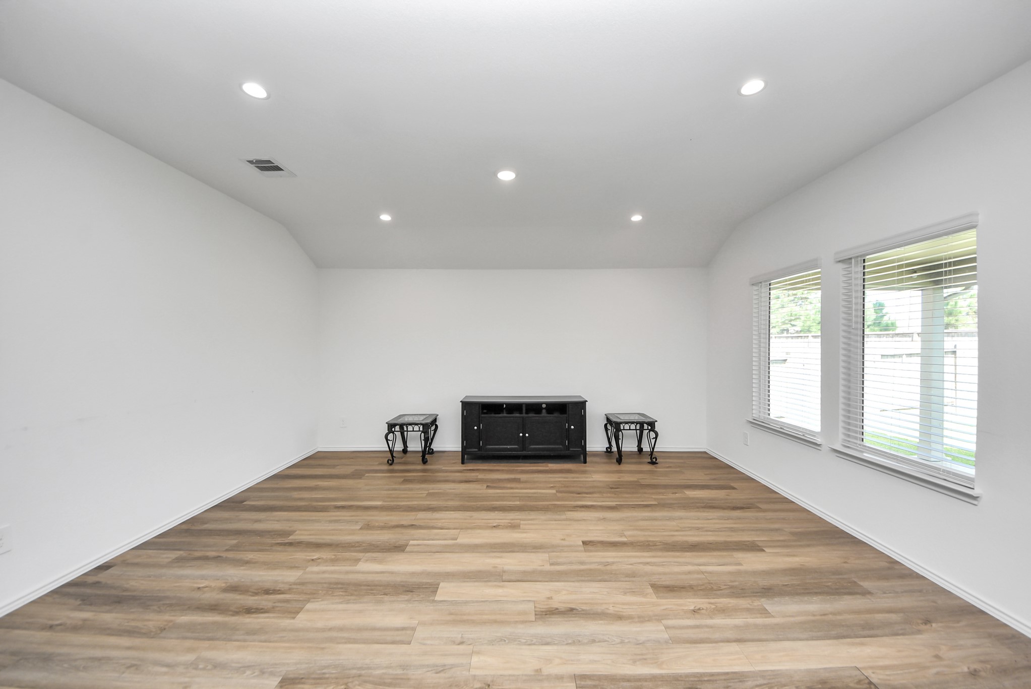 21227 Sunnyridge Way Property Photo 13