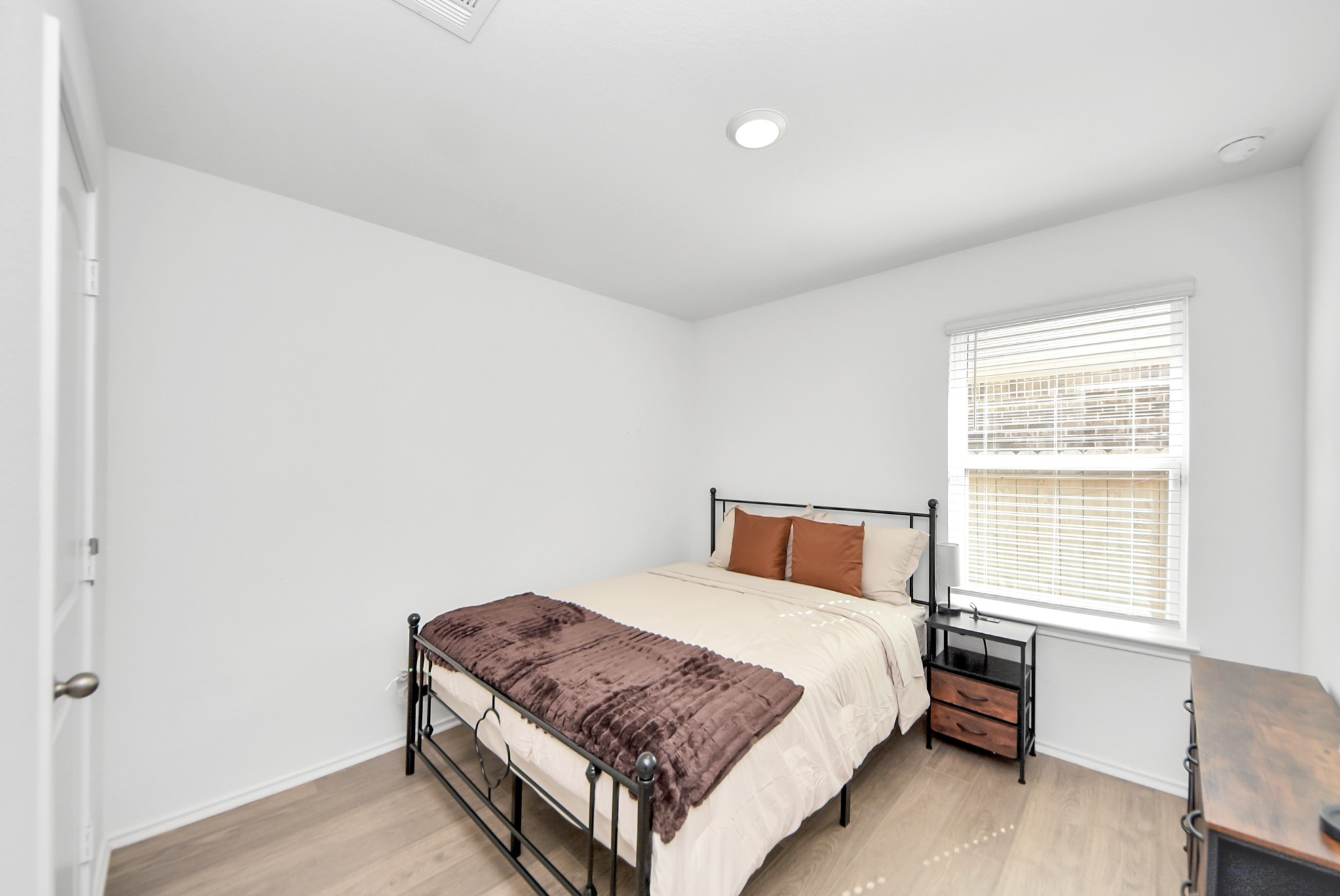 21227 Sunnyridge Way Property Photo 32