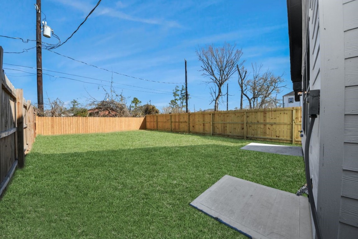 8655 Sunderland Road Property Photo 13