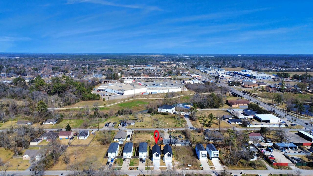 8655 Sunderland Road Property Photo 14