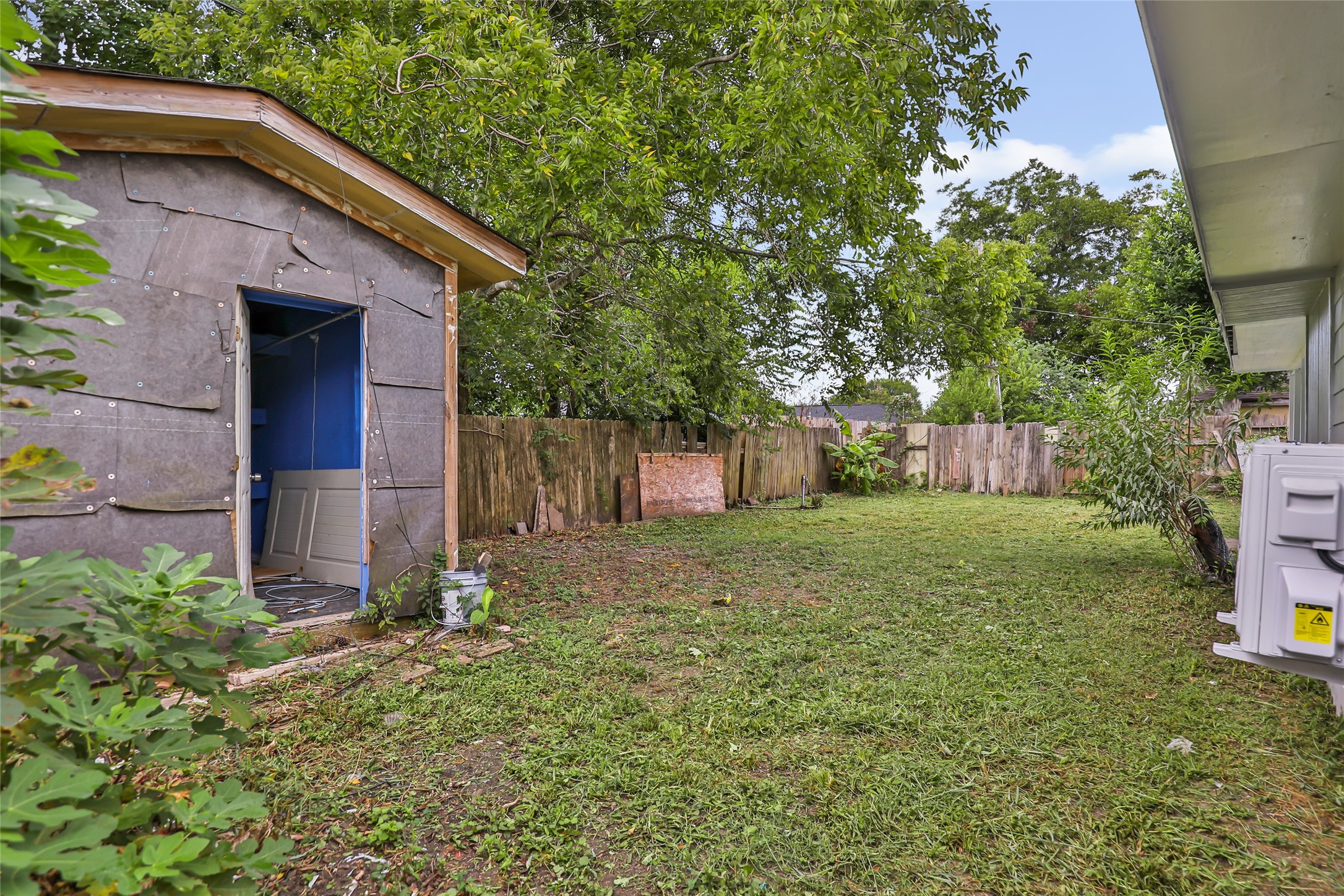 666 Elton Street Property Photo 7