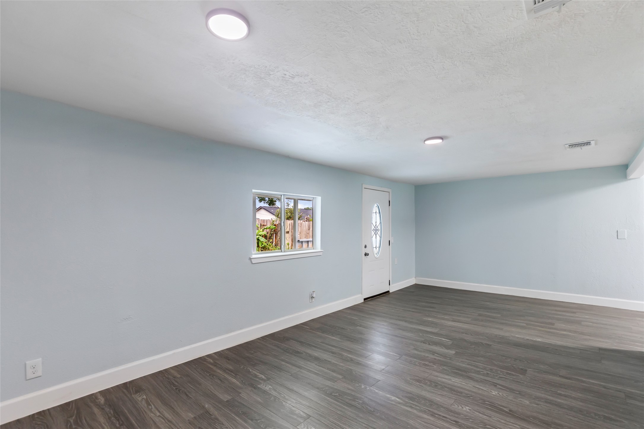 666 Elton Street Property Photo 18