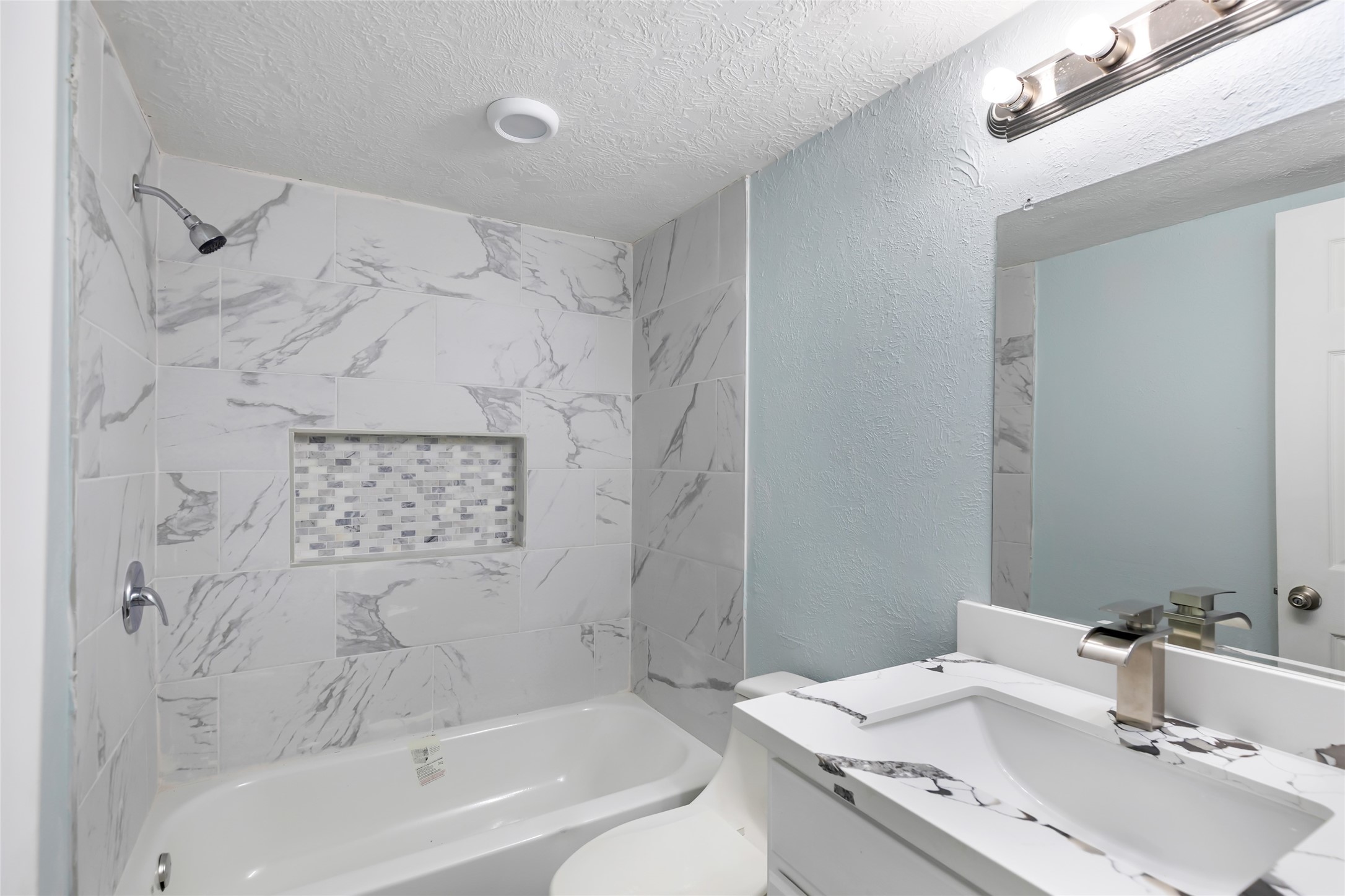 666 Elton Street Property Photo 21