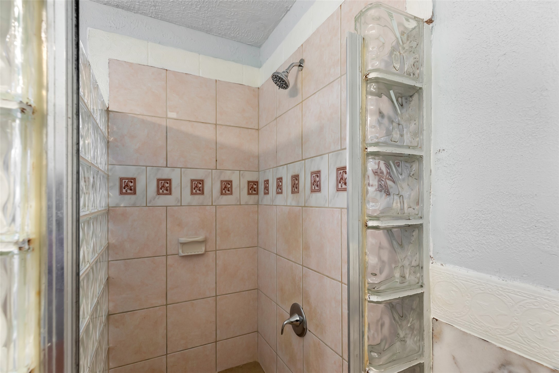 666 Elton Street Property Photo 24