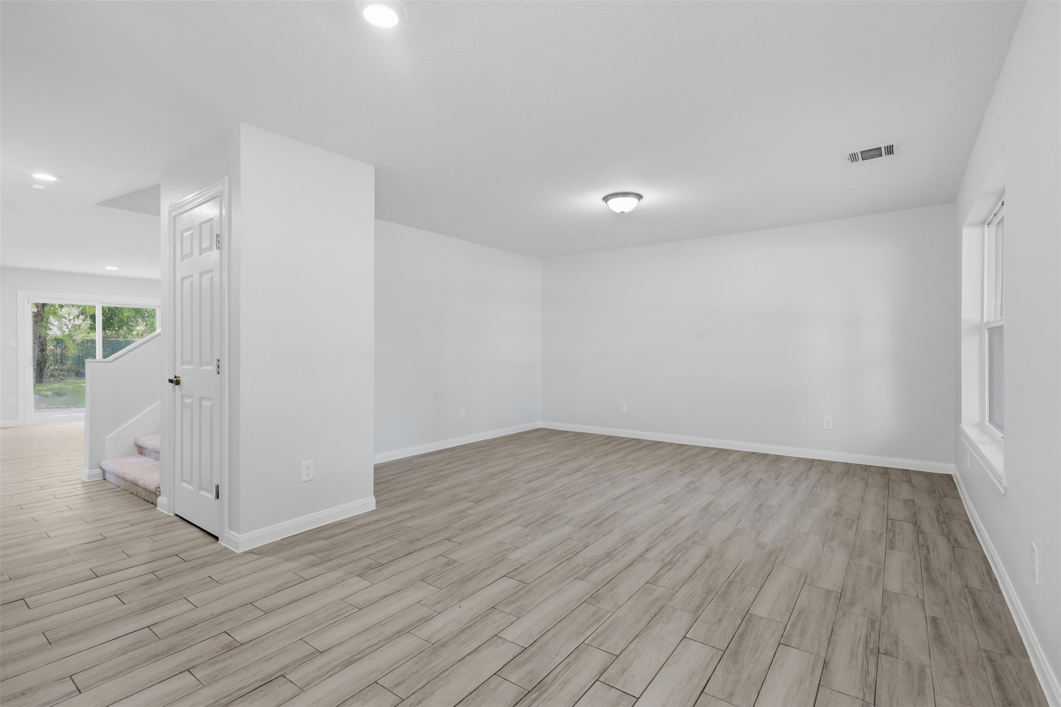 7826 Twin Hills Drive Property Photo 11