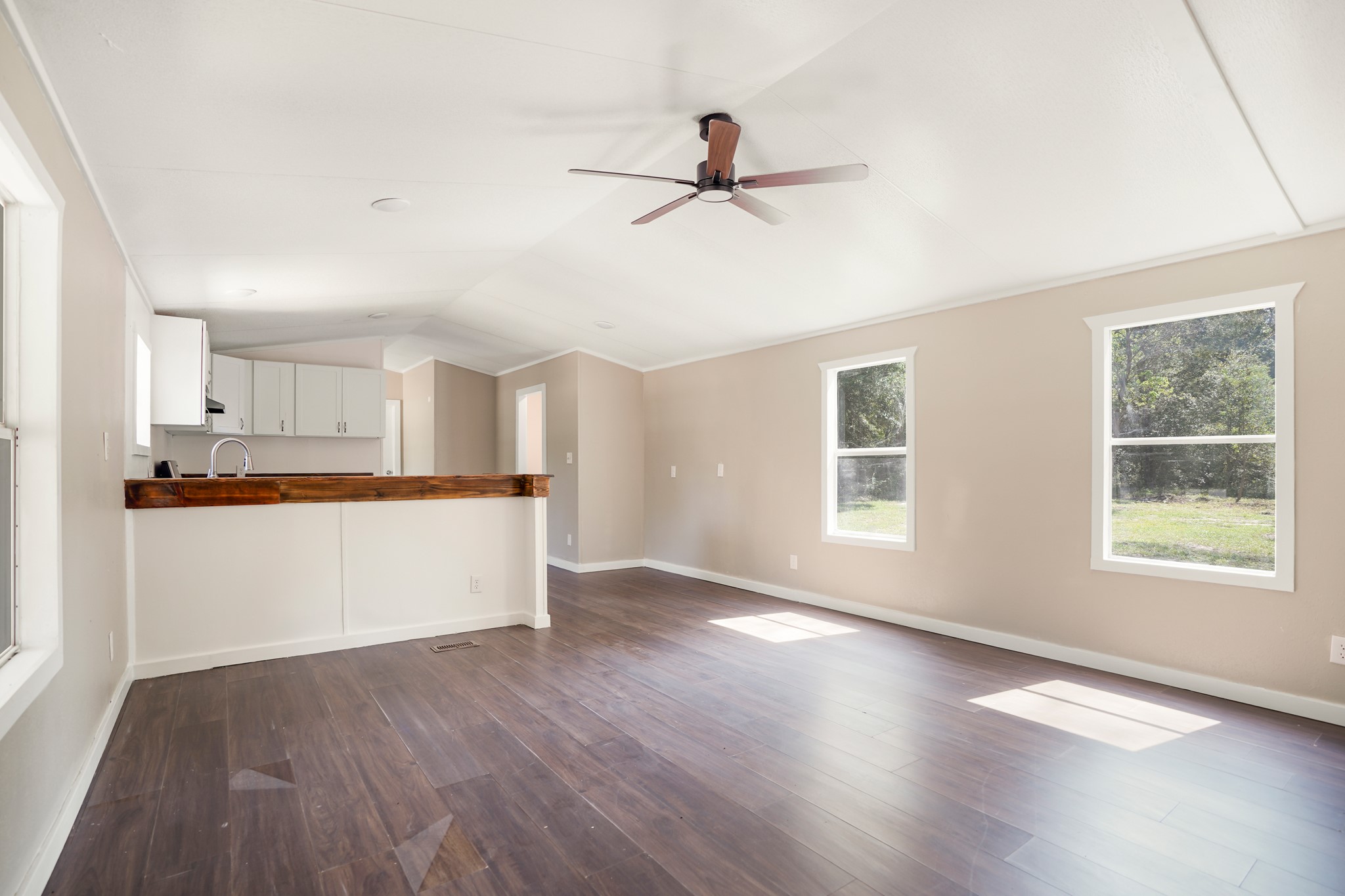 20218 Fm 2090 Road Property Photo 8