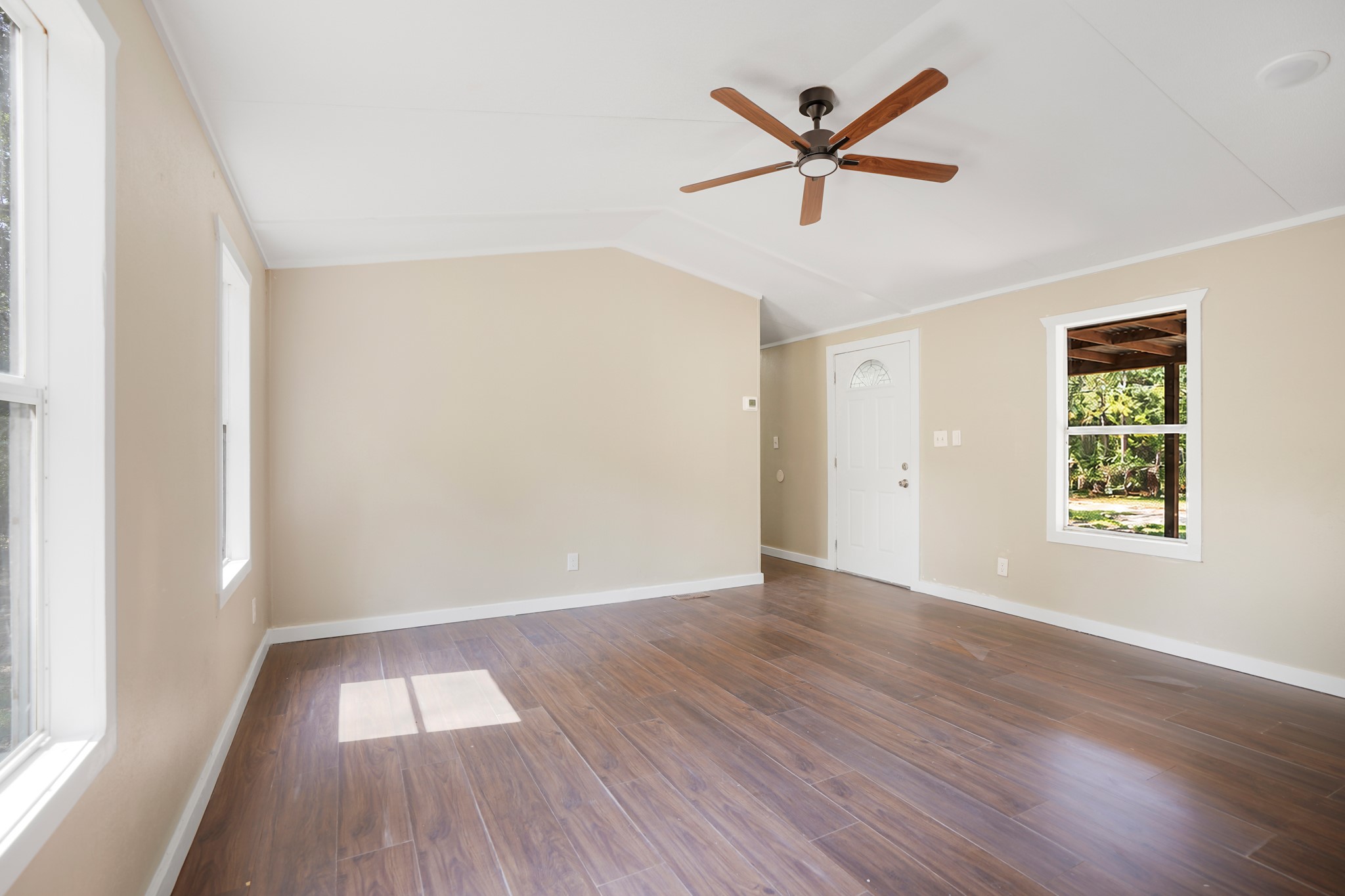 20218 Fm 2090 Road Property Photo 9