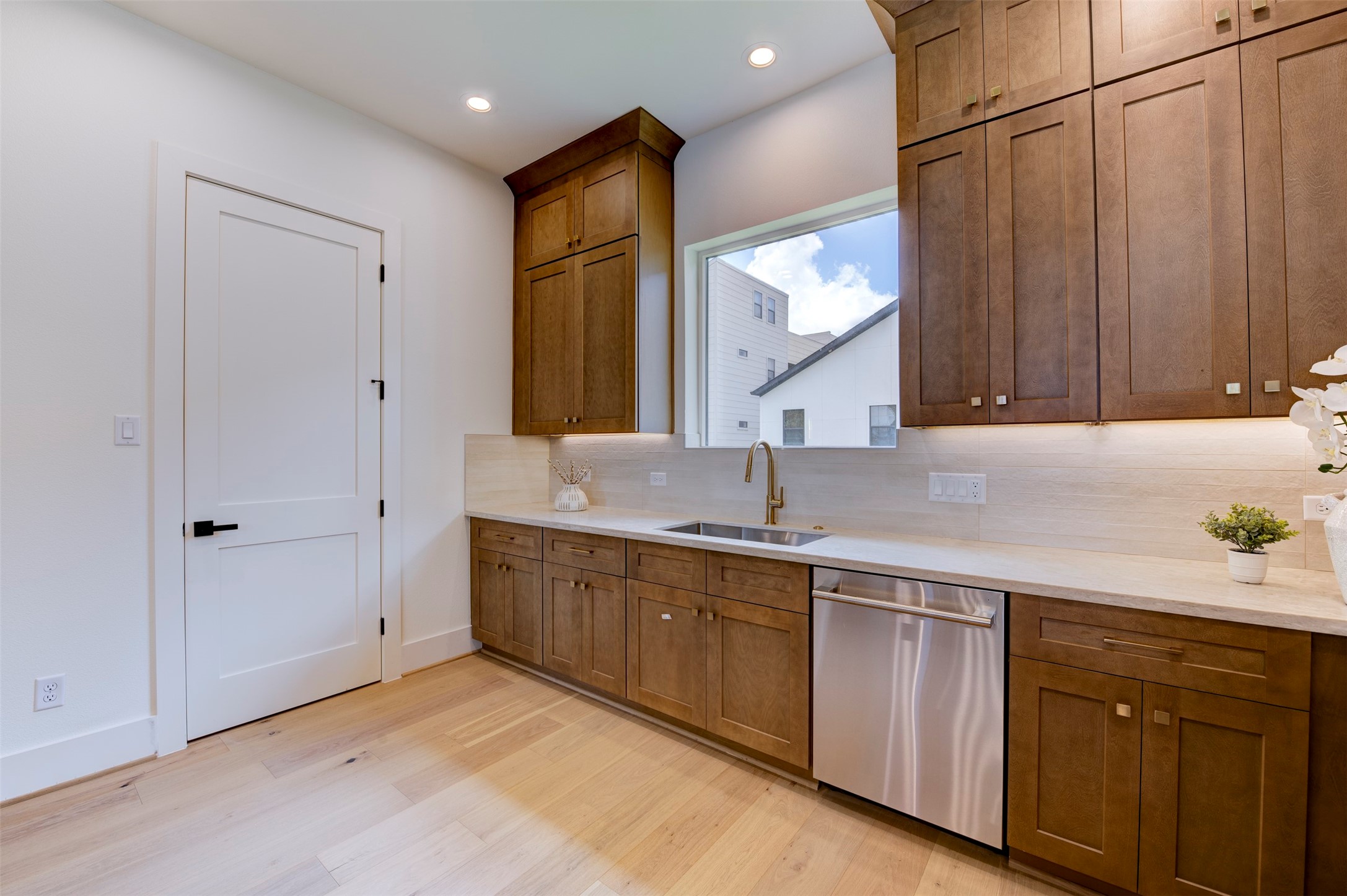 4511 Nolda Street Property Photo 6
