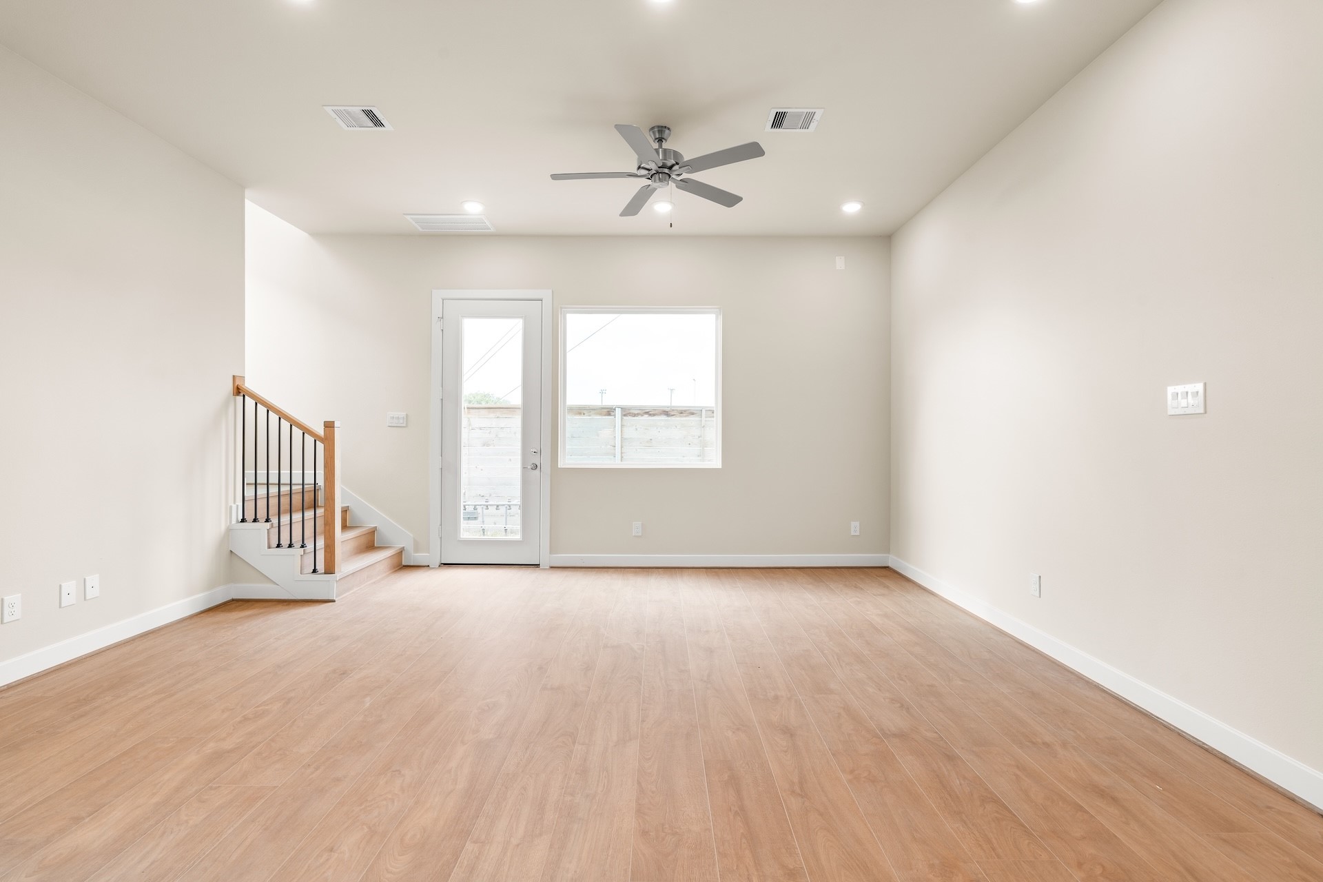 6521 Rena Street Property Photo 8