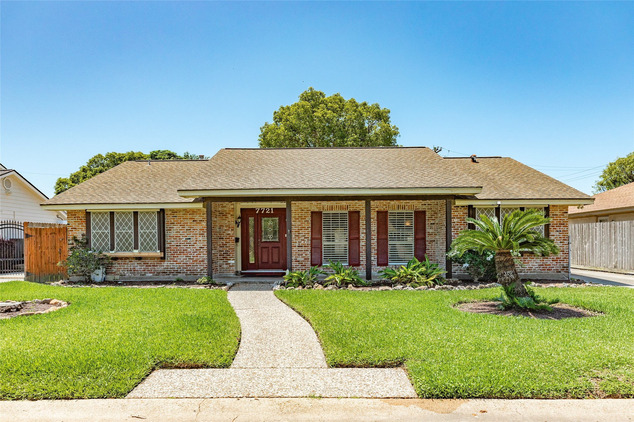 7721 Beluche Drive Property Photo 1