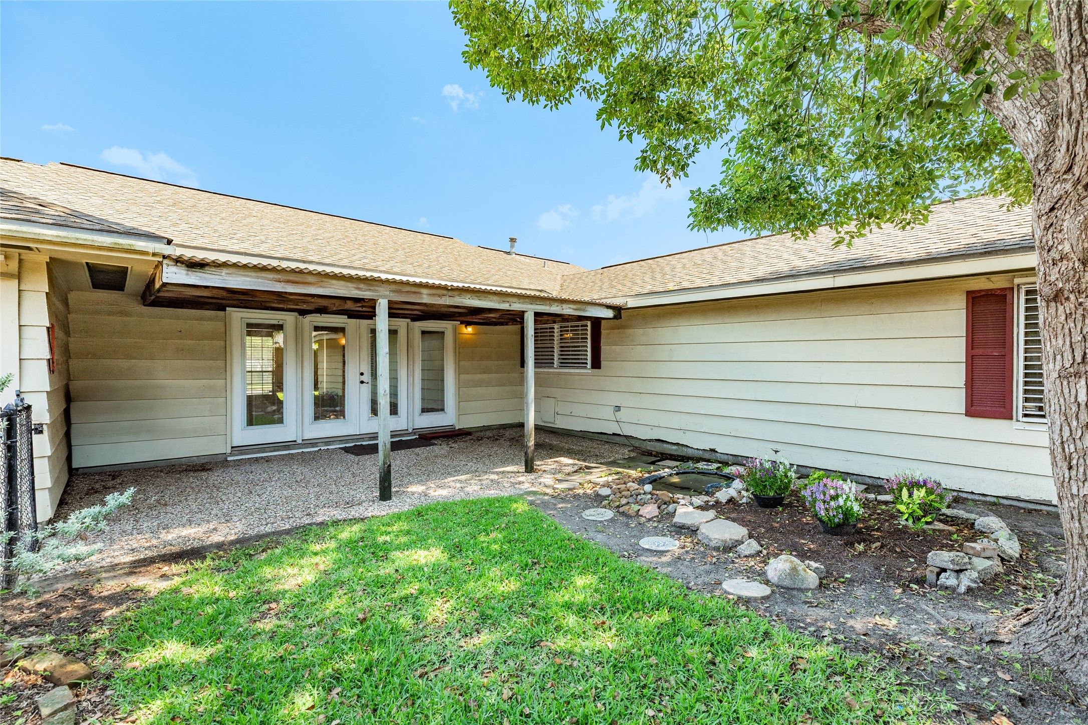 7721 Beluche Drive Property Photo 7