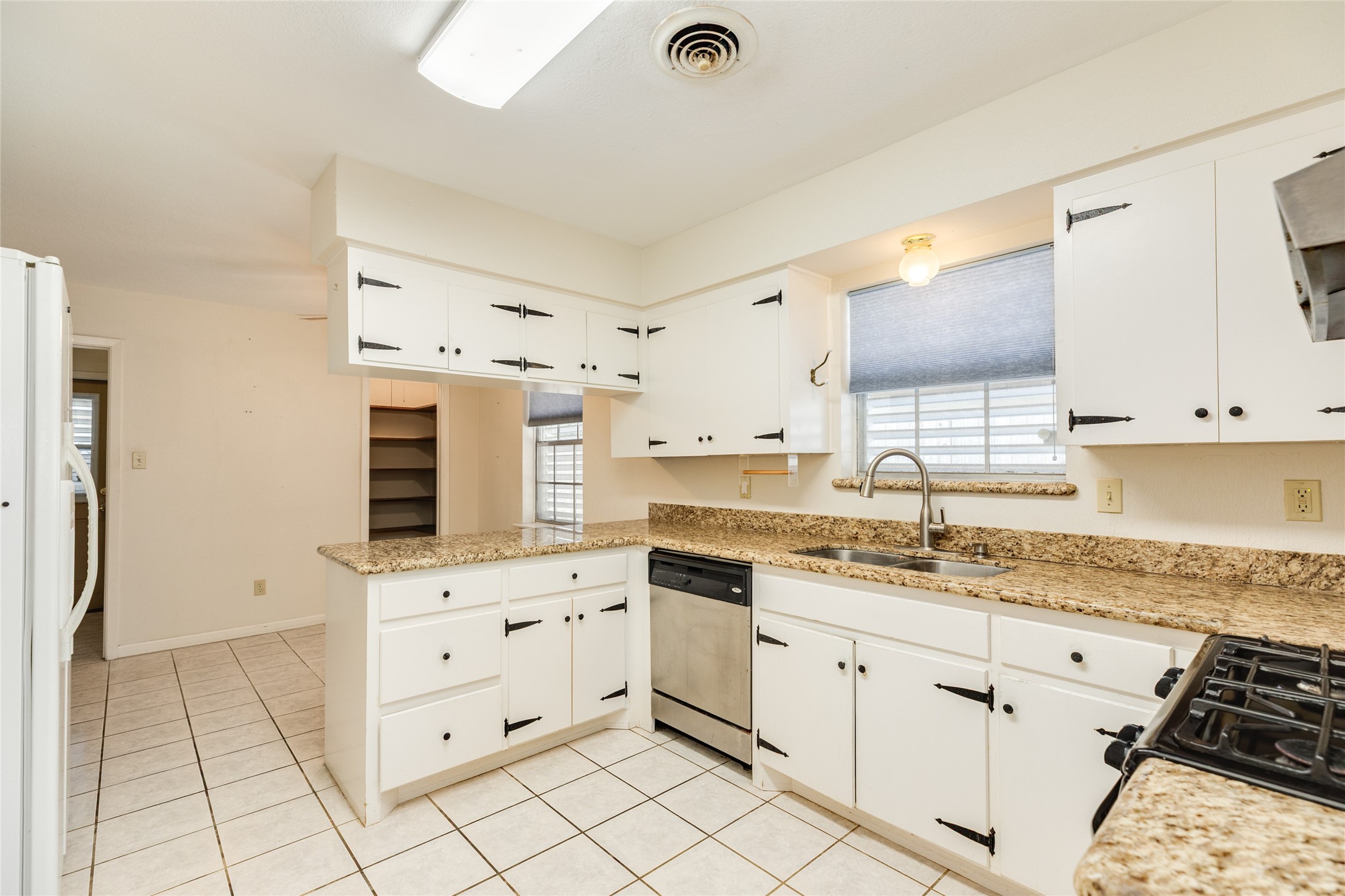 7721 Beluche Drive Property Photo 13