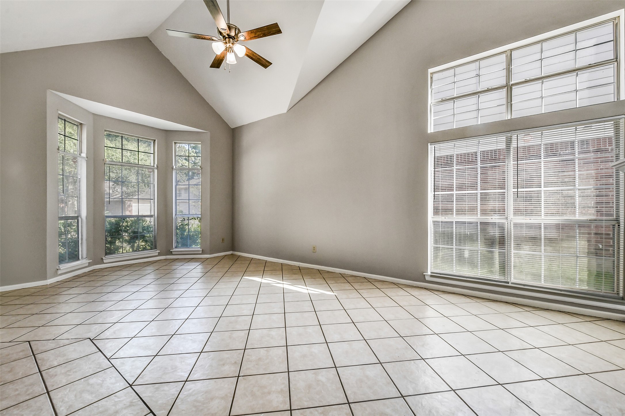 4322 Mountain Peak Way Property Photo 6