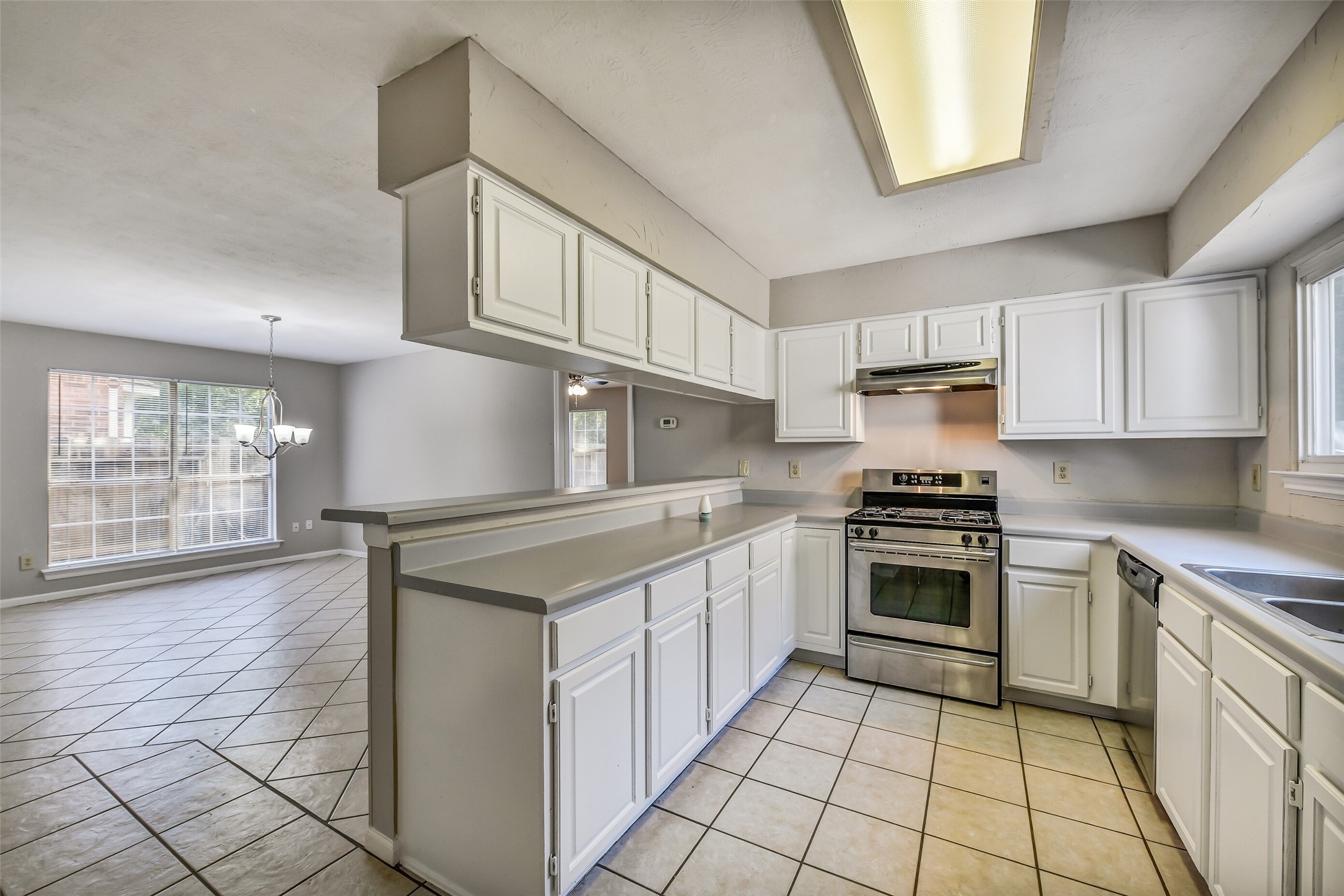 4322 Mountain Peak Way Property Photo 9