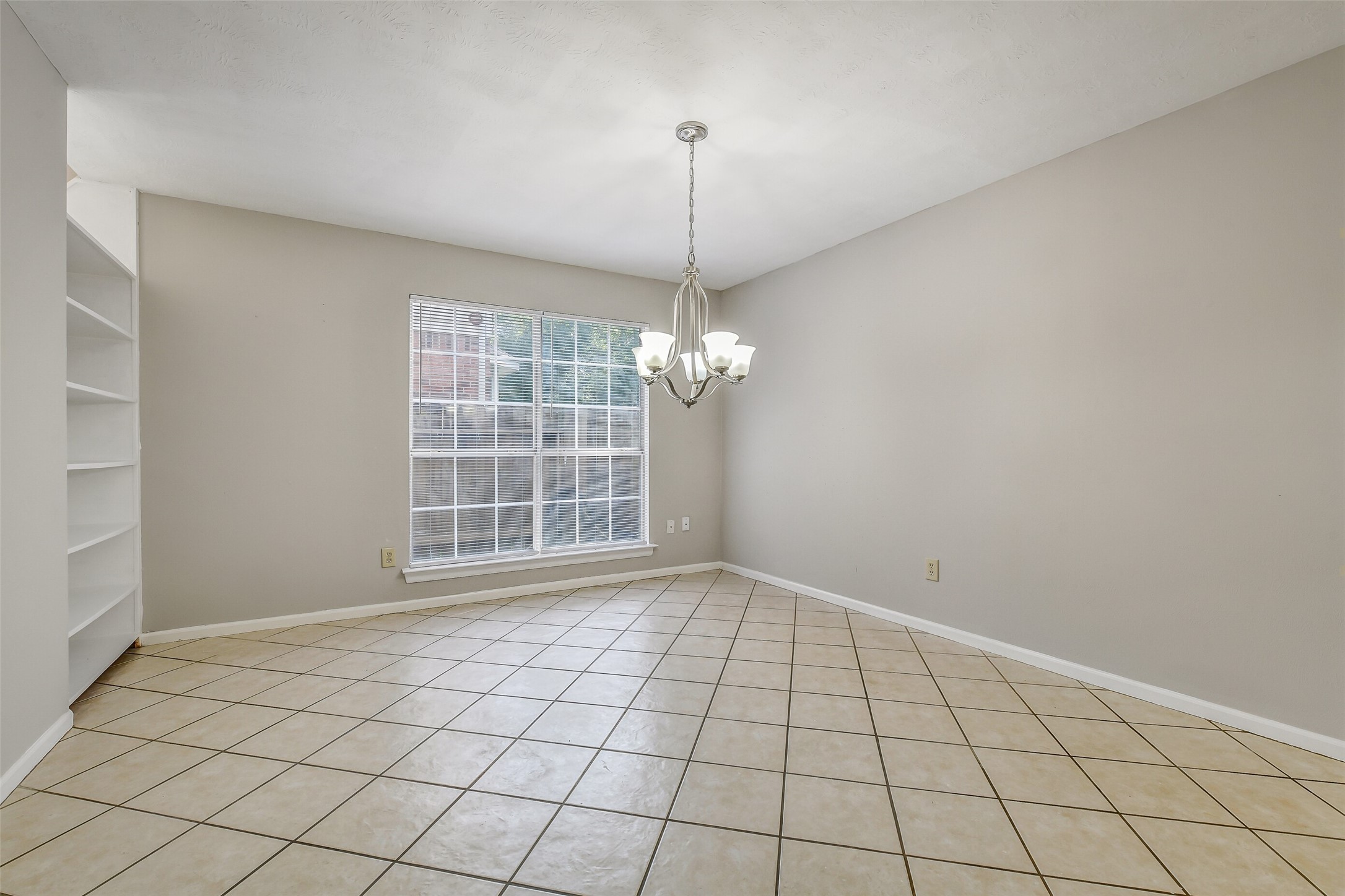 4322 Mountain Peak Way Property Photo 14