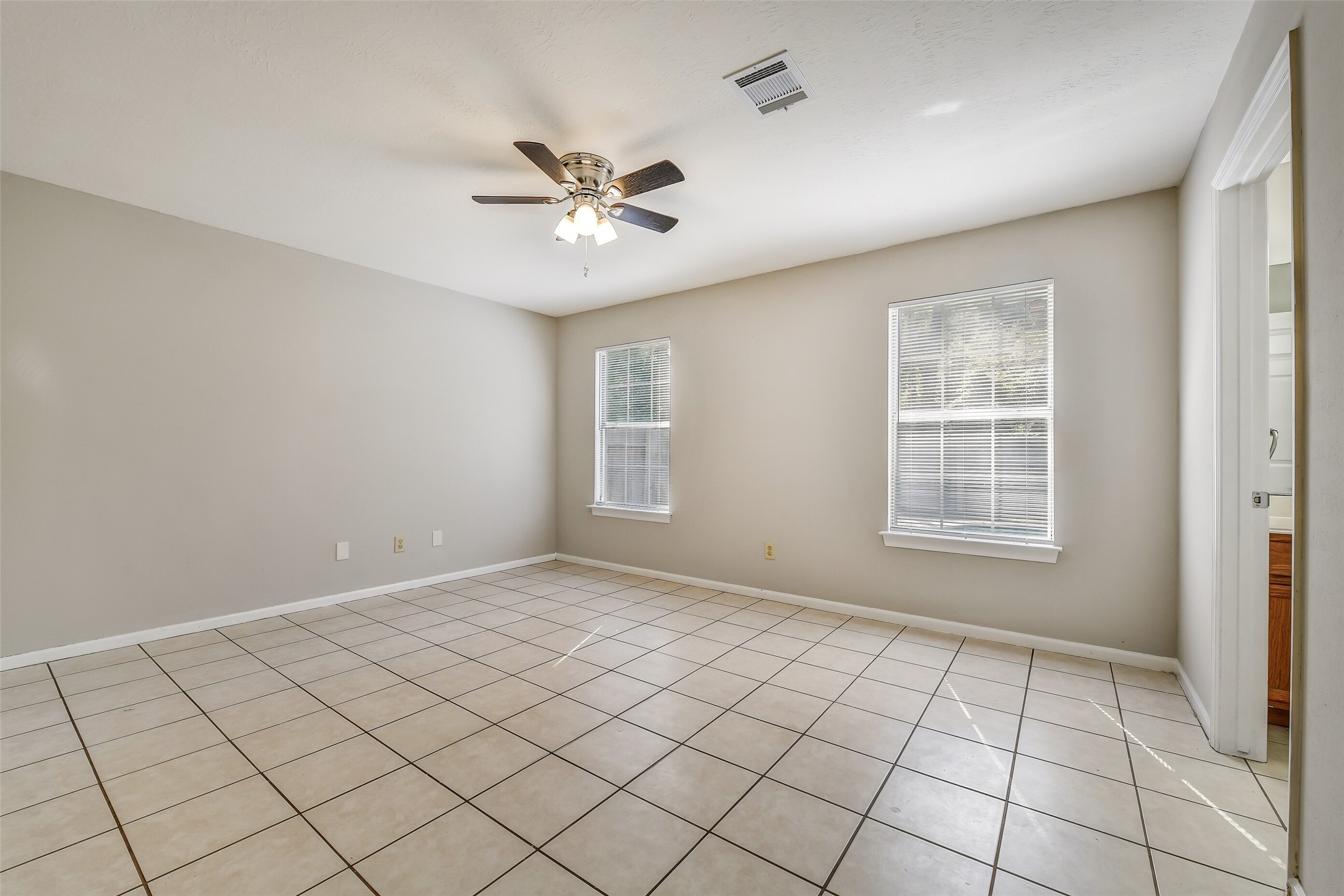 4322 Mountain Peak Way Property Photo 16