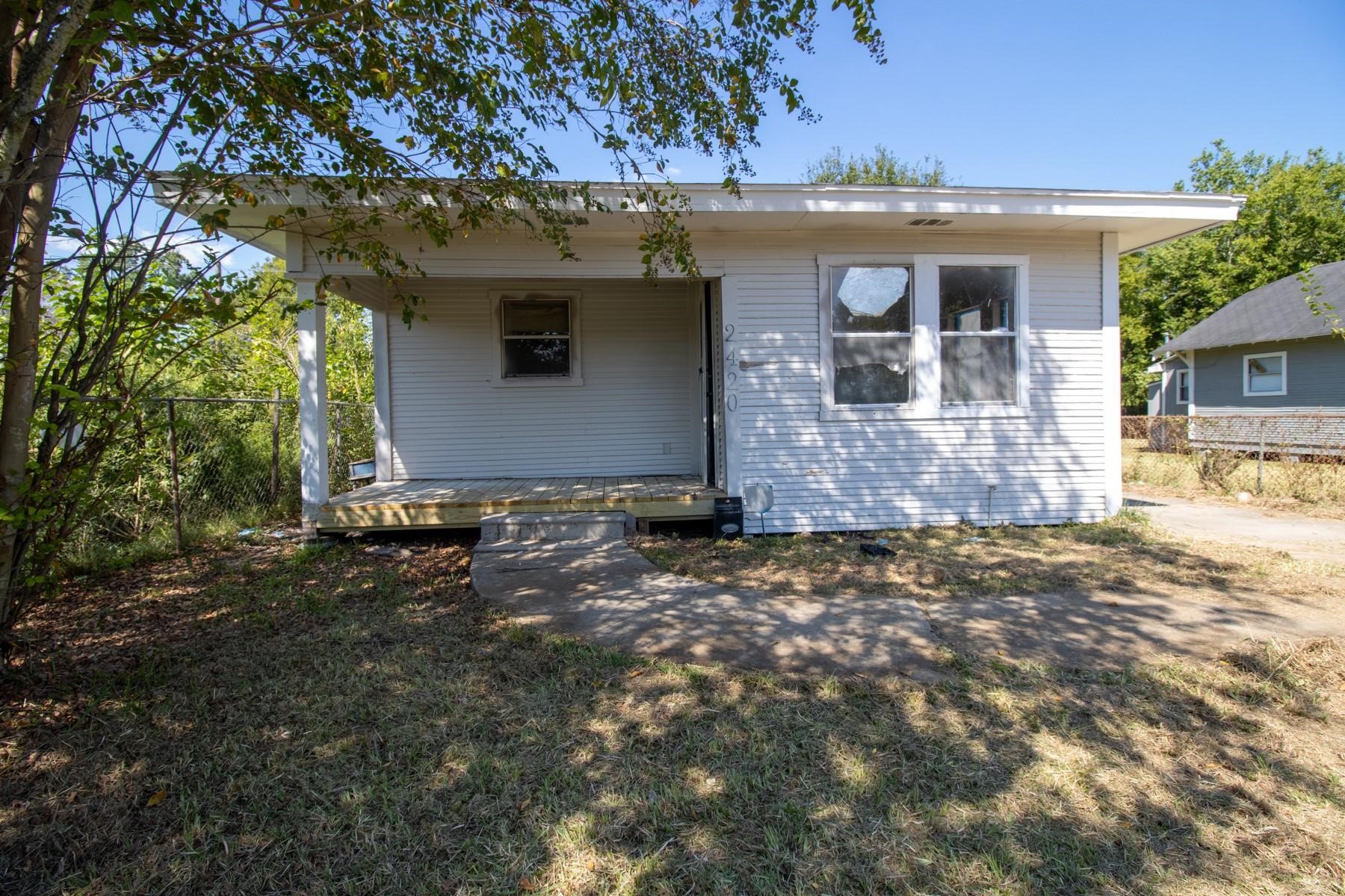2420 Harriot Street Property Photo