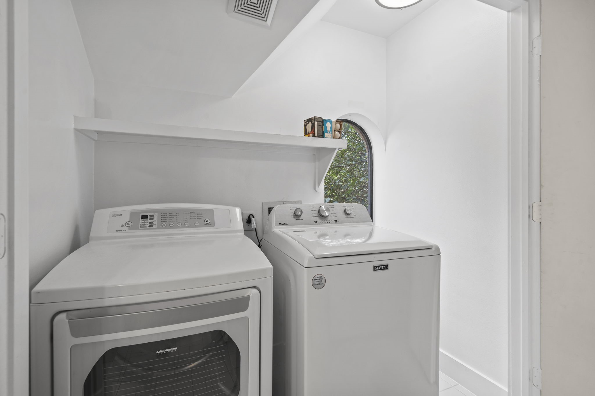 2154 Arabelle Street Property Photo 33