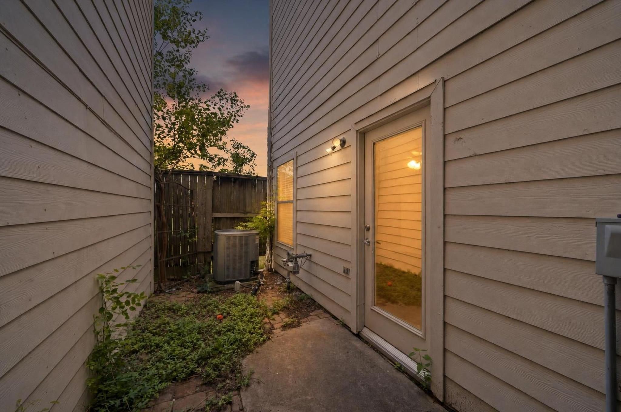 2154 Arabelle Street Property Photo 35