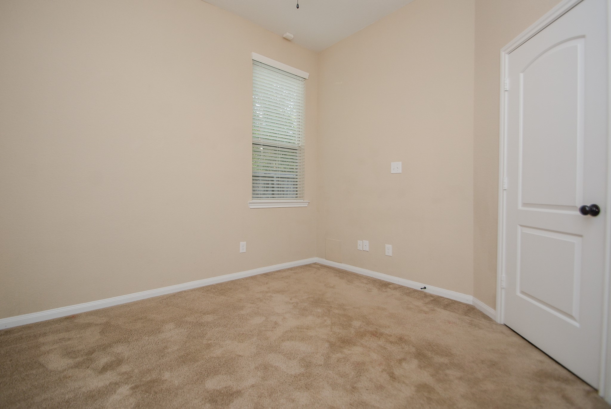 22 Cheswood Manor Property Photo 15