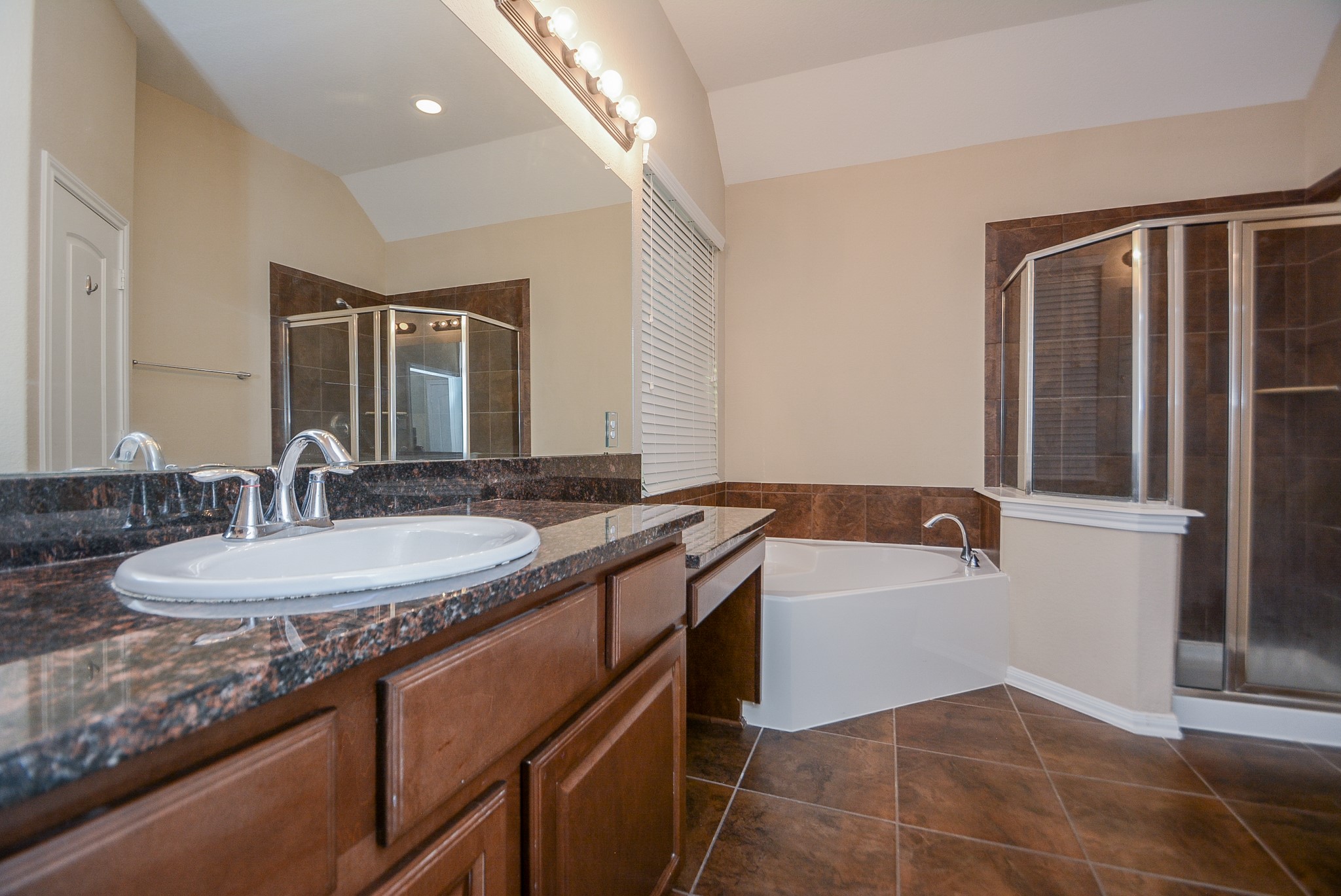 22 Cheswood Manor Property Photo 24