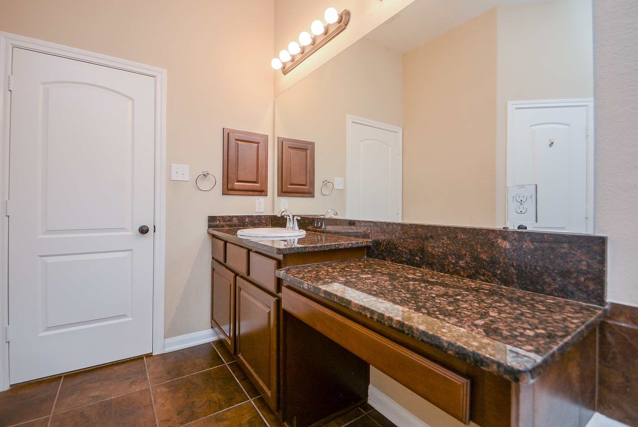 22 Cheswood Manor Property Photo 25