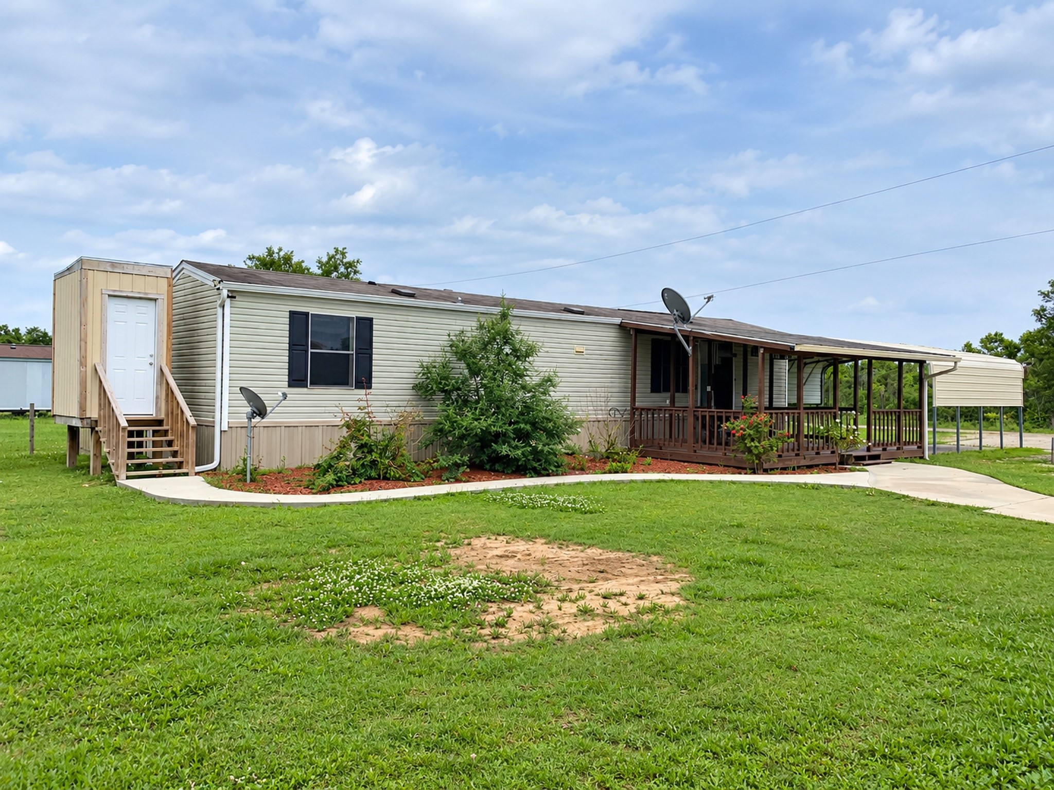 555 Legion Road Property Photo 3