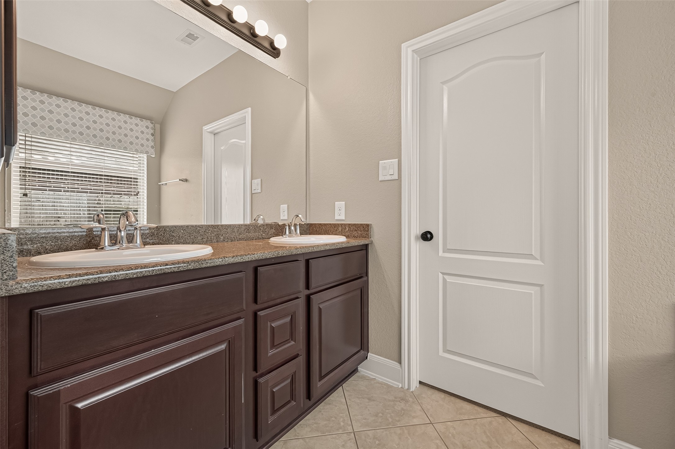 6015 Baileys Run Lane Property Photo 32