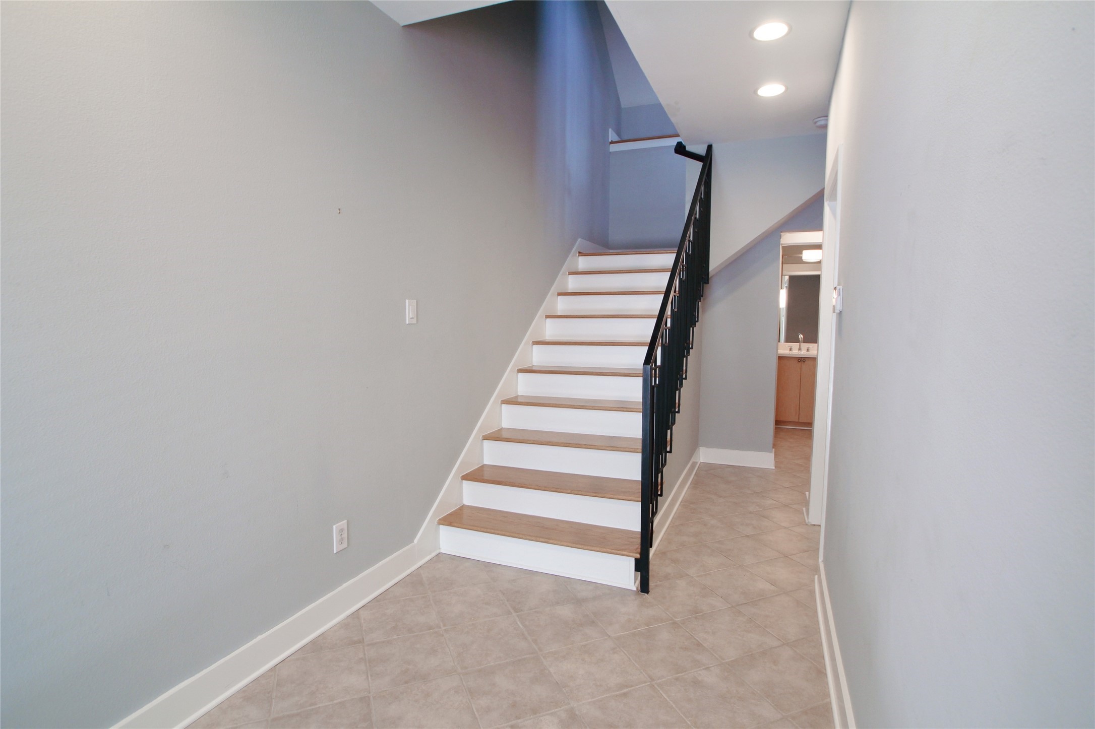 4701 Caroline Street Property Photo 3