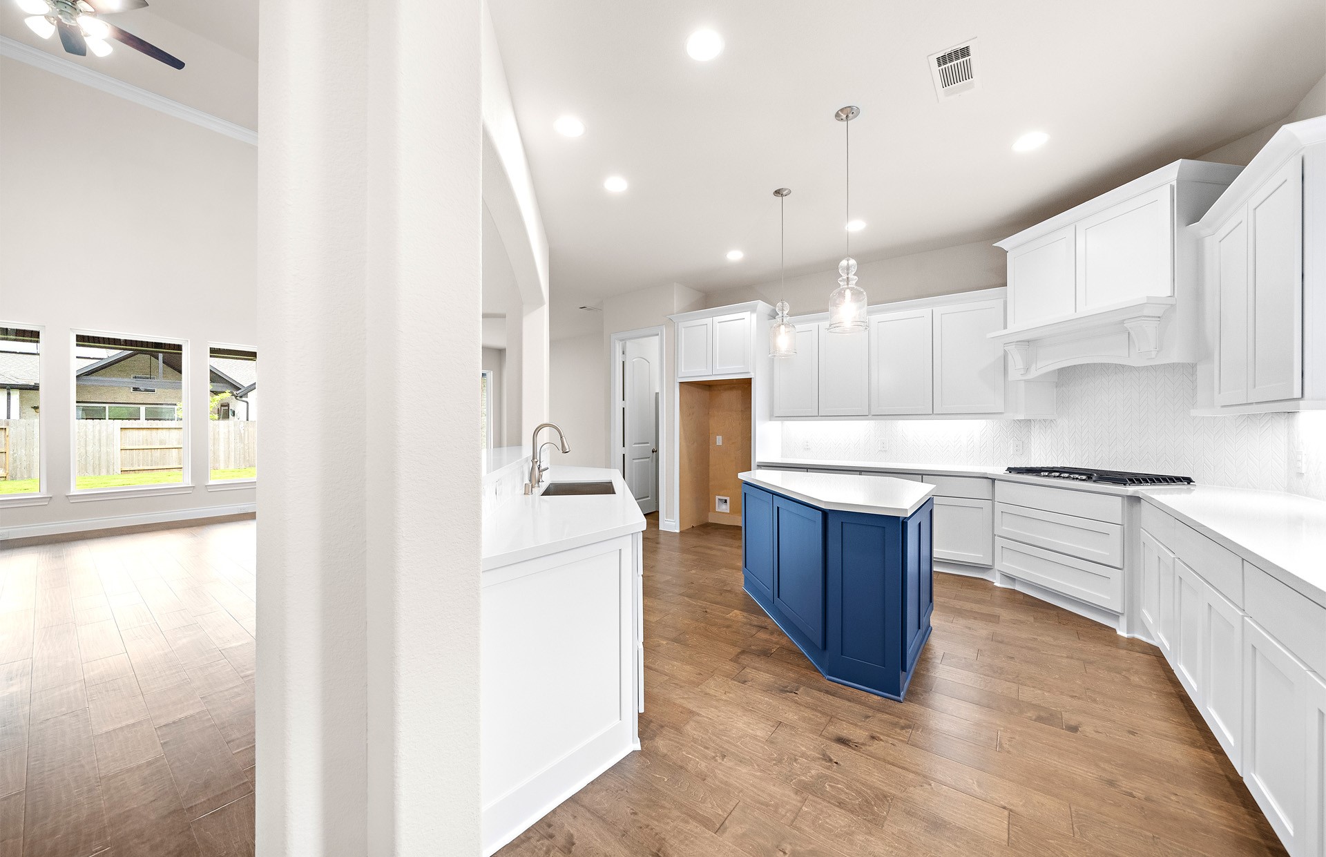 16352 Donen Avenue Property Photo 14