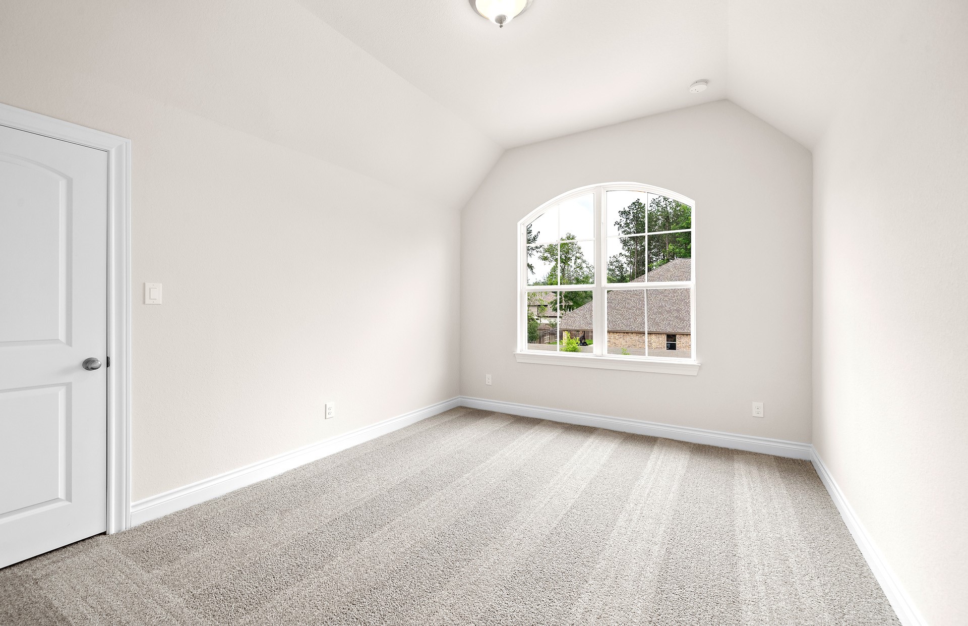 16352 Donen Avenue Property Photo 32