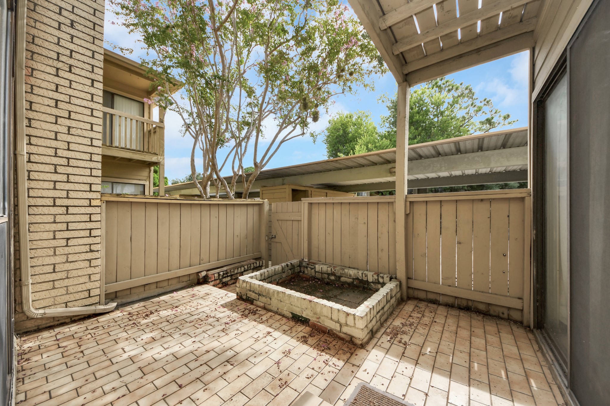 9433 Pagewood Ln Property Photo 4