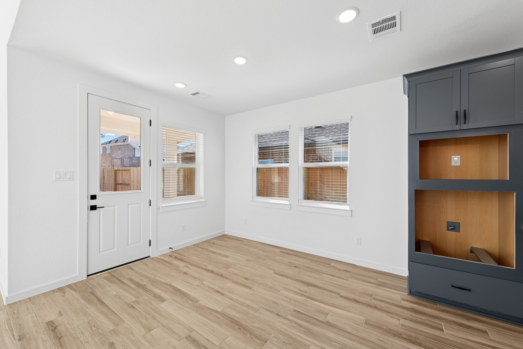 29447 Oaklawn View Drive Property Photo 10