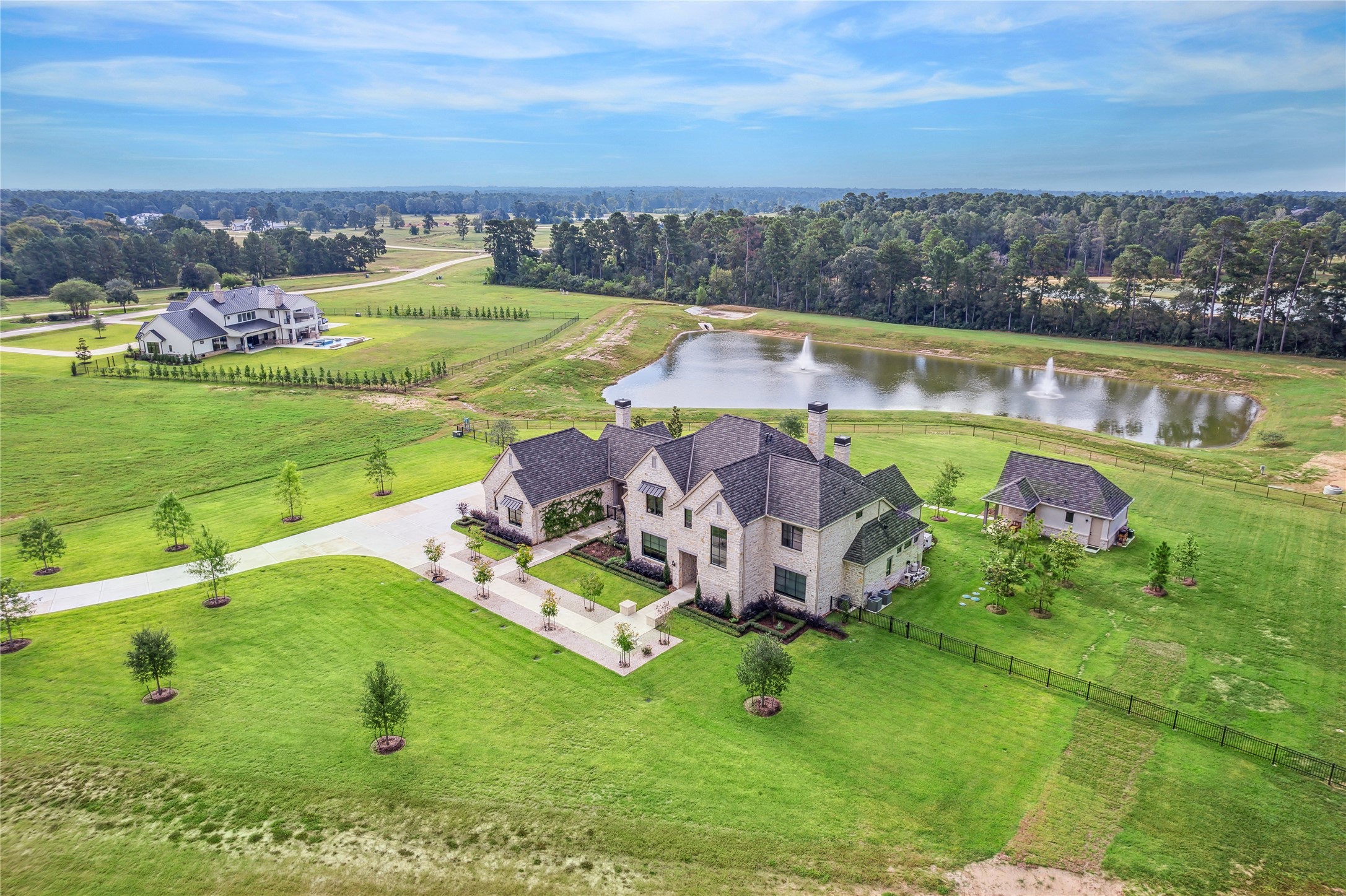 2307 Iris Cove Court Property Photo 7