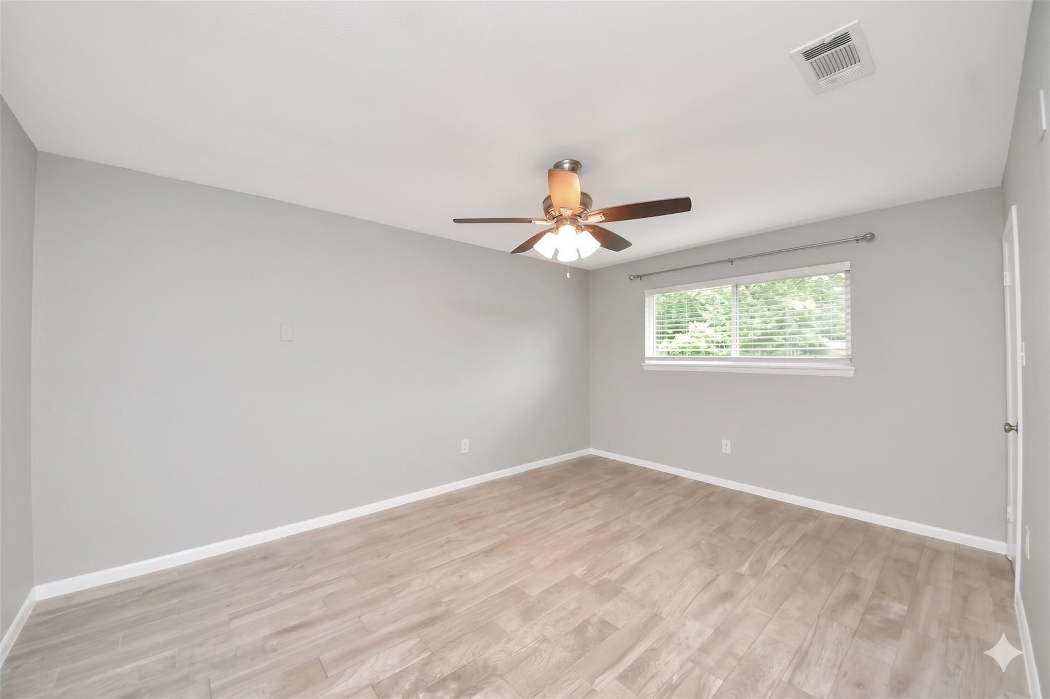 5815 Effingham Drive, Houston Tx 77035 Property Photo 17