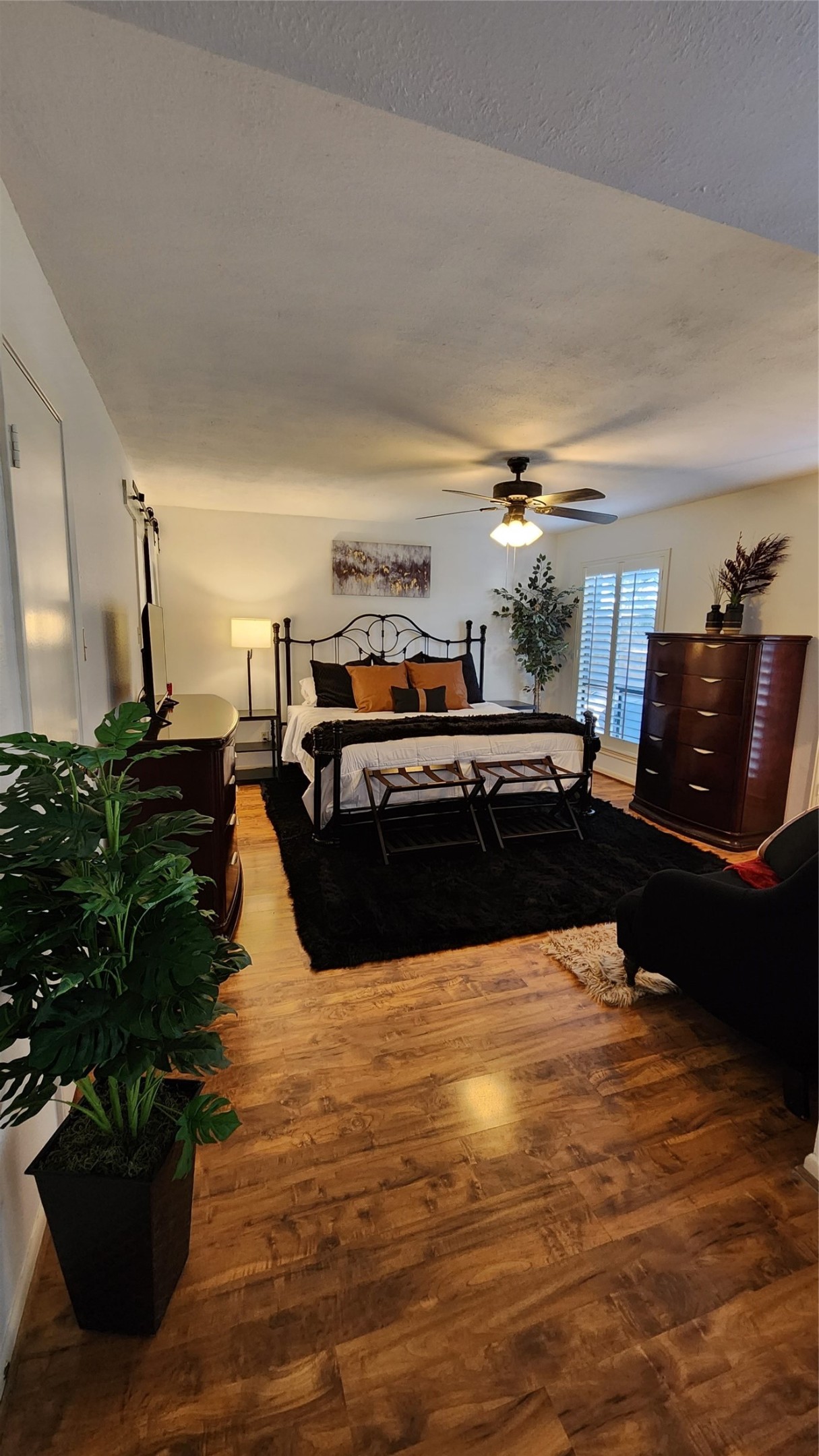 3211 Meadowlark Lane Property Photo 5