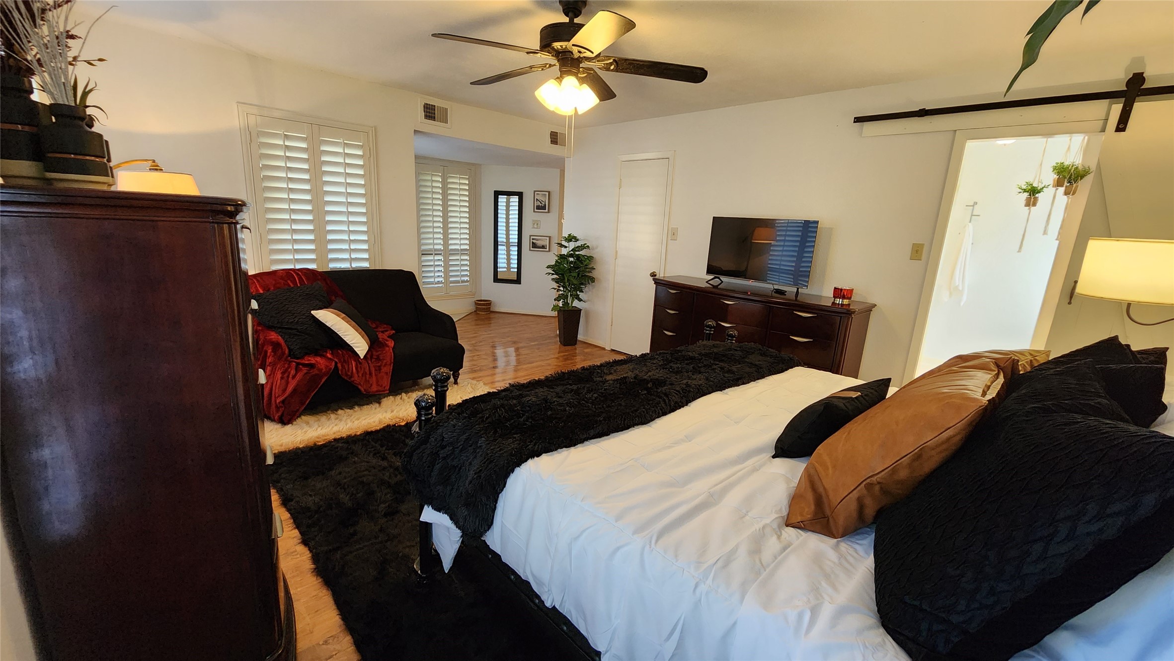 3211 Meadowlark Lane Property Photo 7