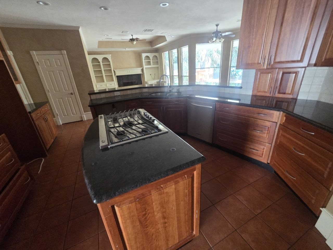 5304 Mountain Grove Court Property Photo 6