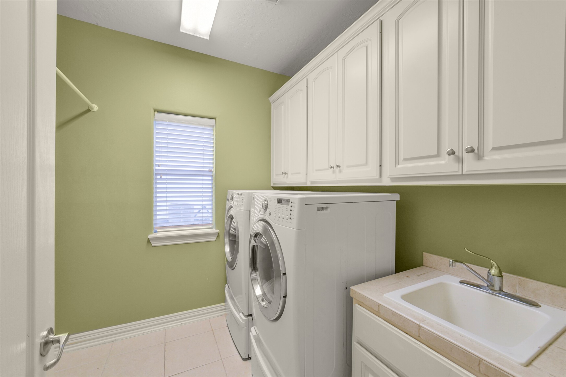1523 Ashbury Park Drive Property Photo 18