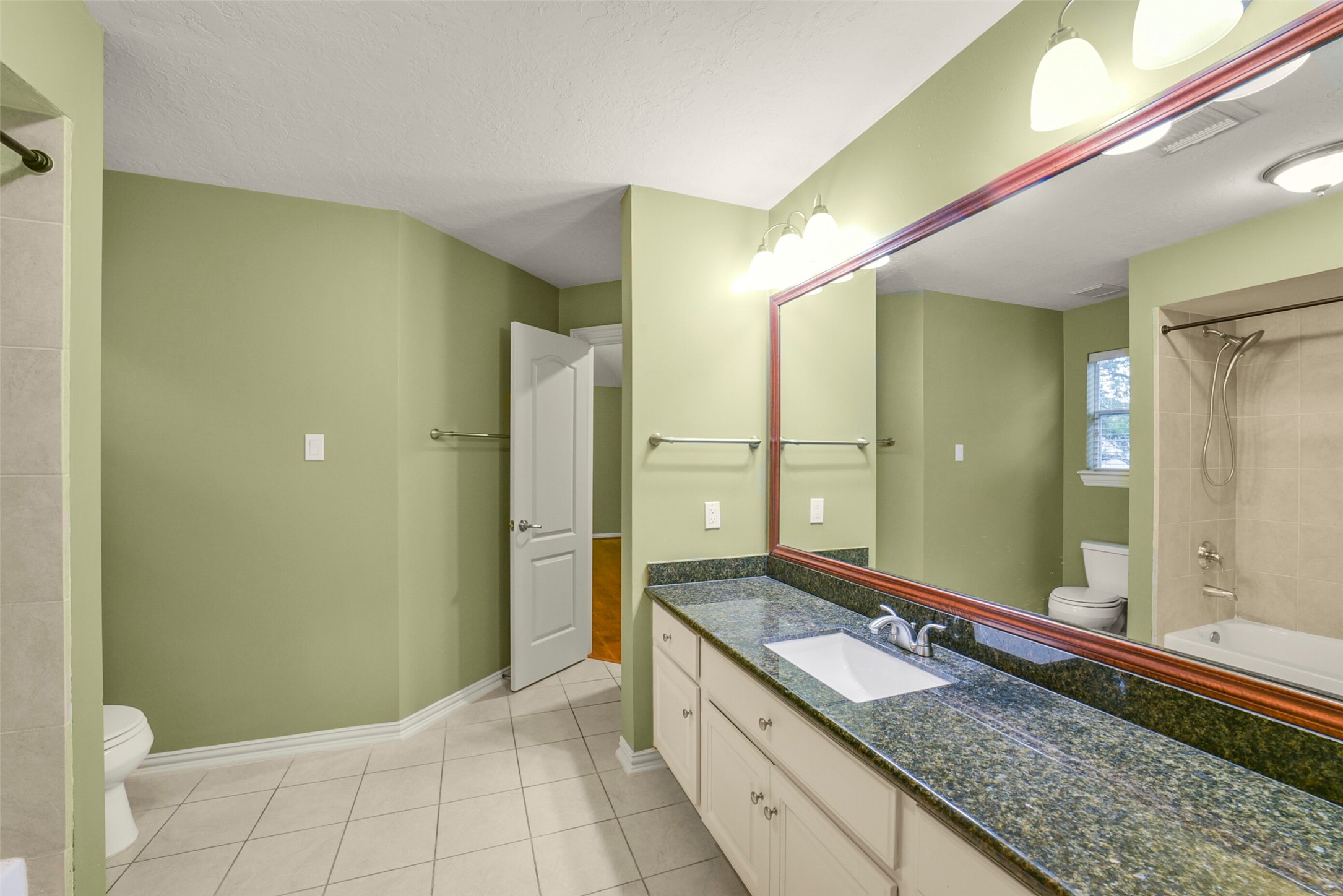1523 Ashbury Park Drive Property Photo 28