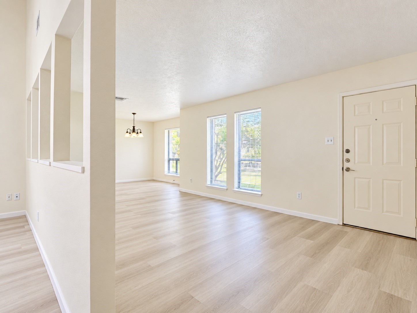 3030 S Blue Meadow Circle Property Photo 6