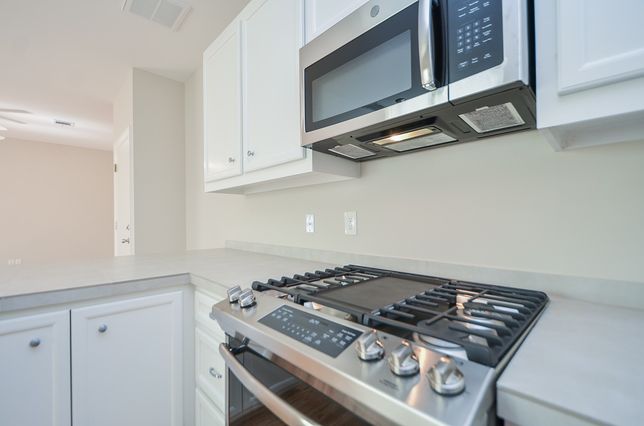 924 E 39th Street Property Photo 14