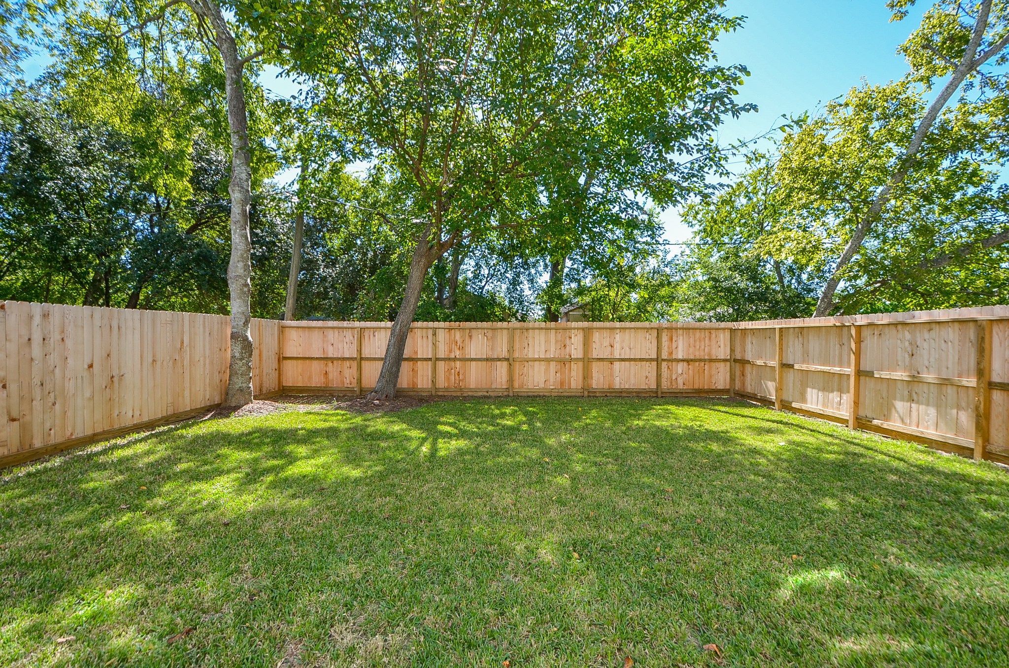 924 E 39th Street Property Photo 30