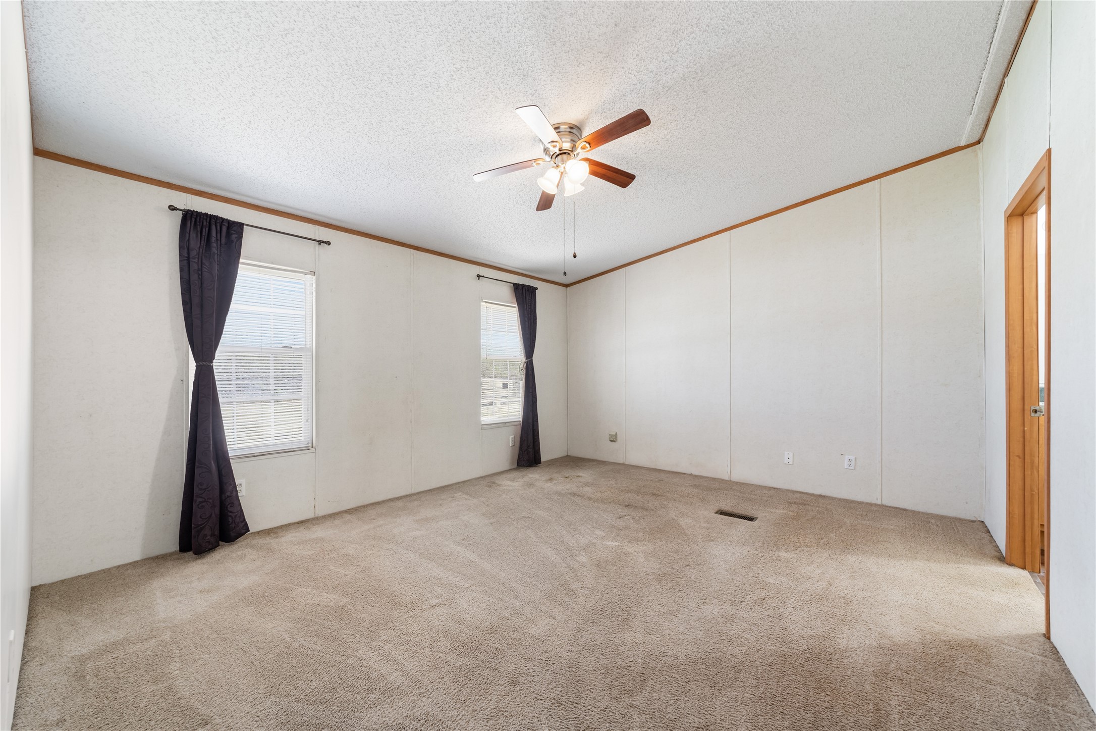 198 Betsy Drive Property Photo 6